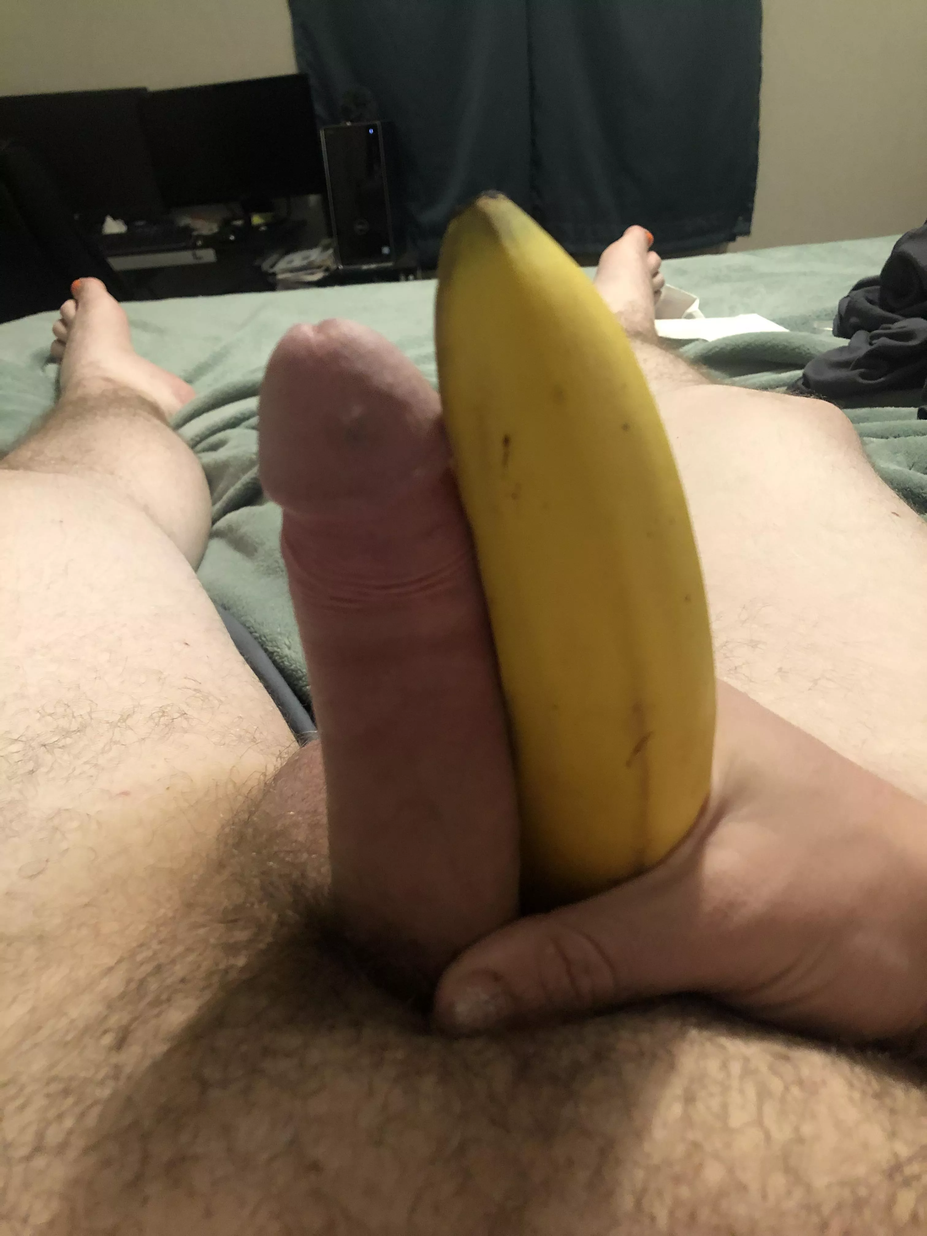 1-10 and be honest banana or the dick? Banana will hurt Iâ€™m gentle