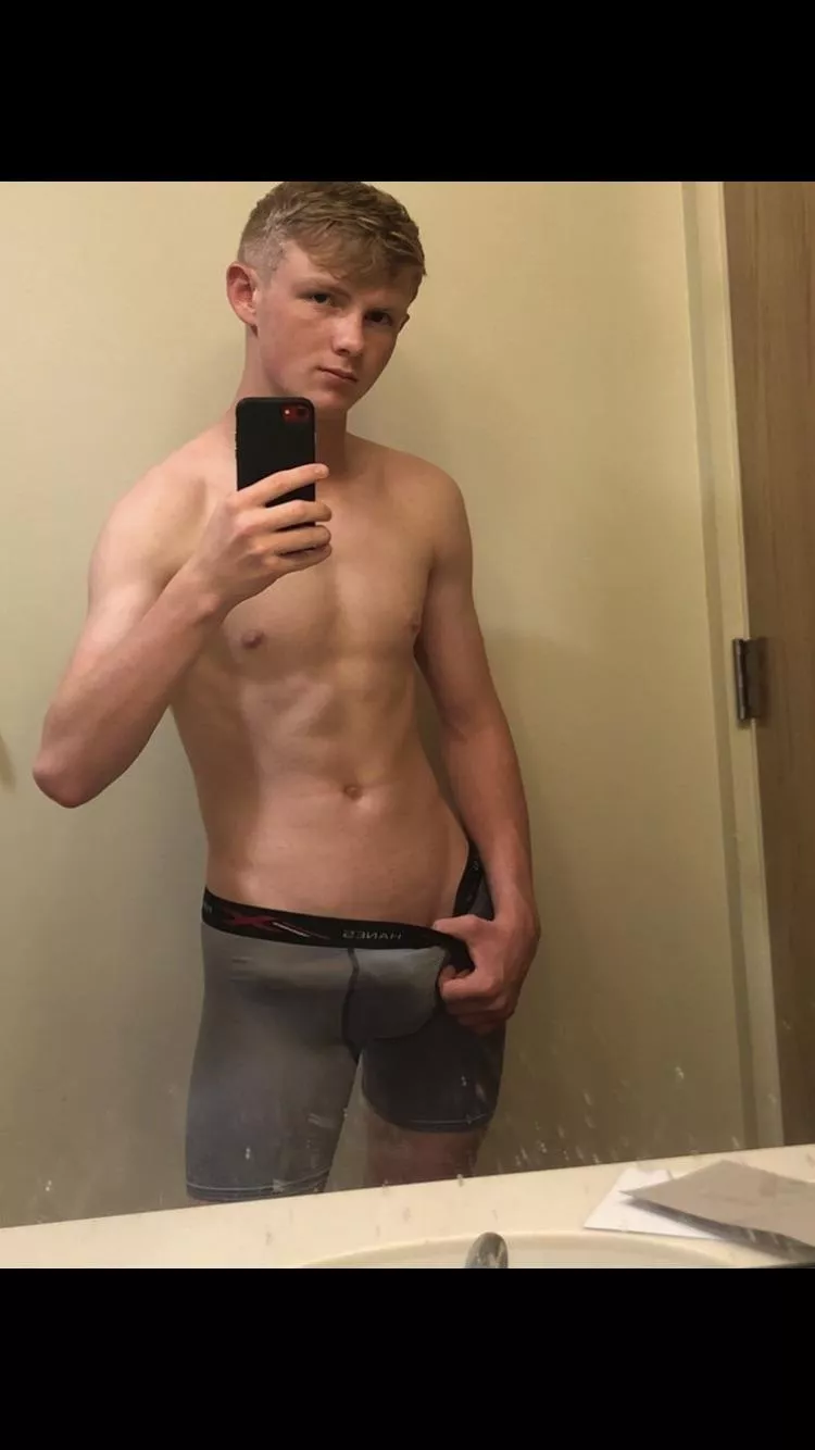 18M4F, hmu ðŸ˜˜