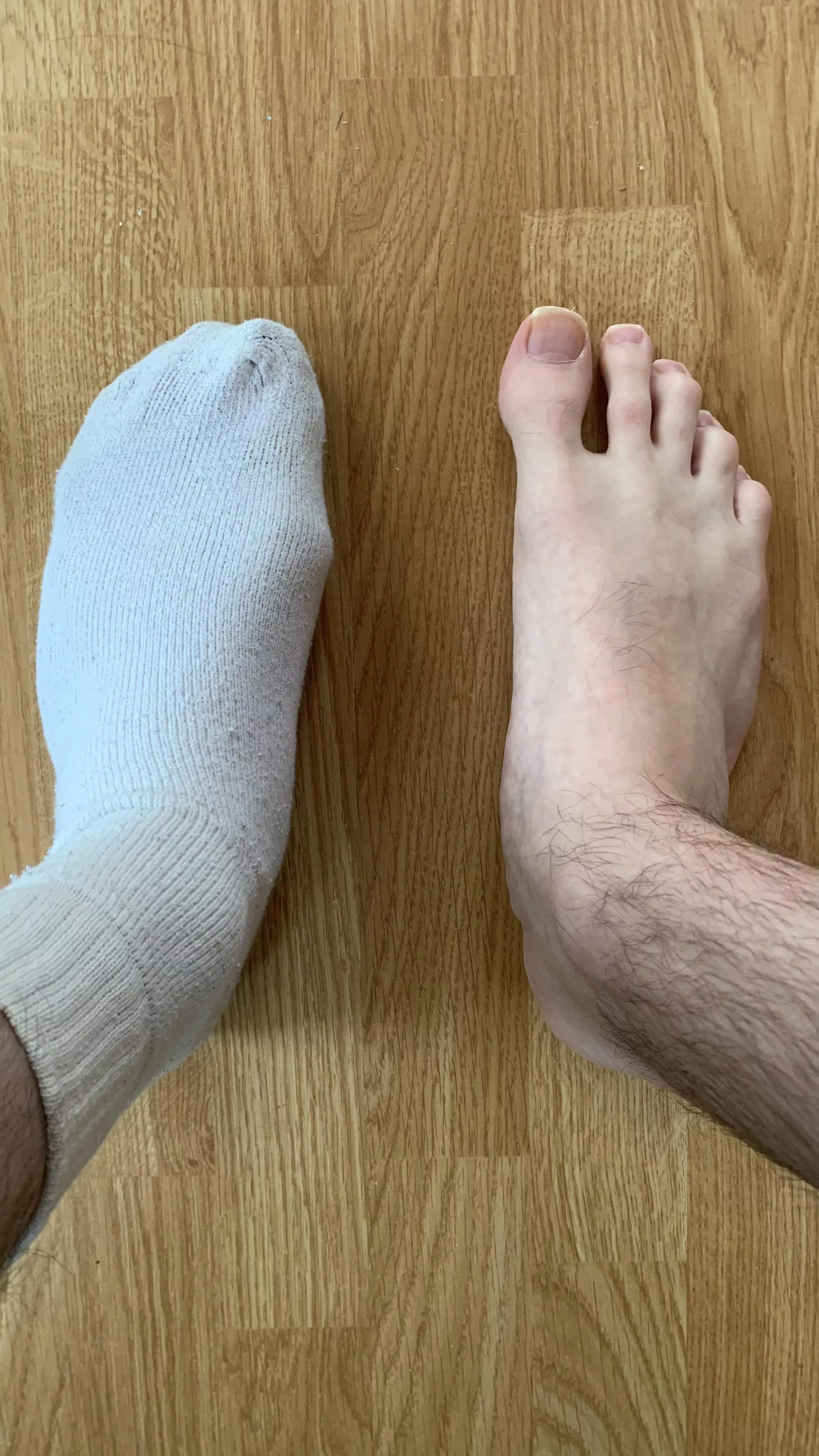 (19) Anyone here like size 11 flat feet ðŸ¦¶?