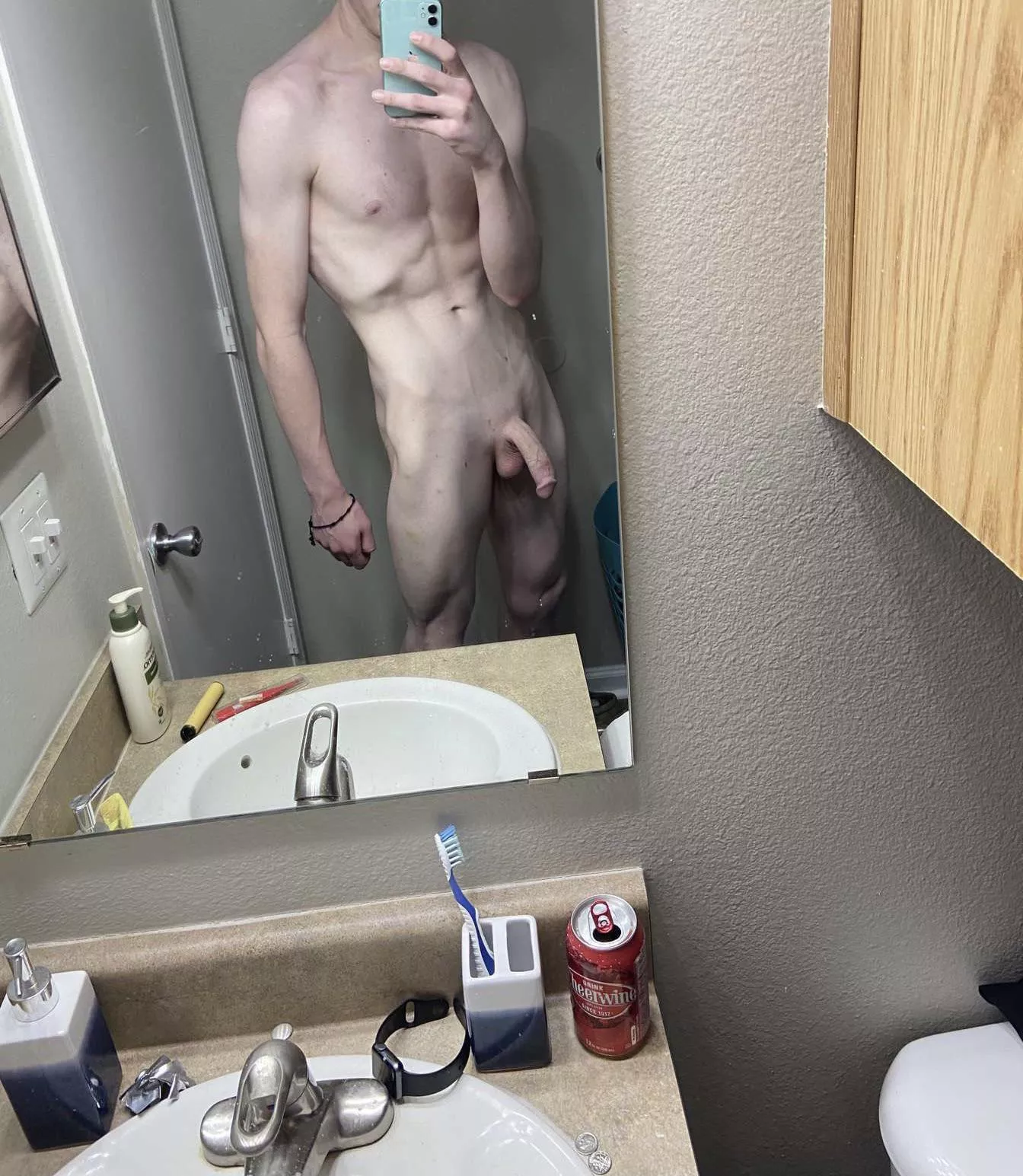 19 M 6’7 who in the south?