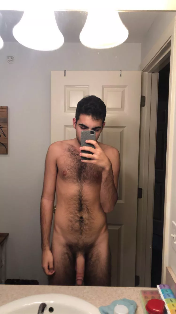 19 us hairy horny come say hi;)