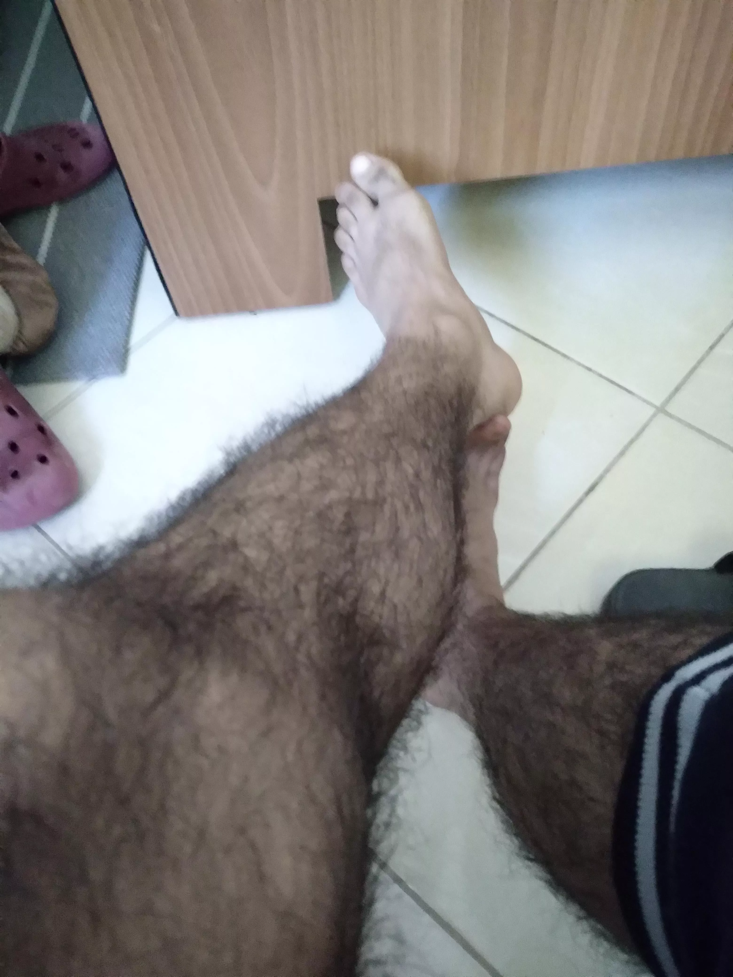 [21] Any love for my hairy legs?