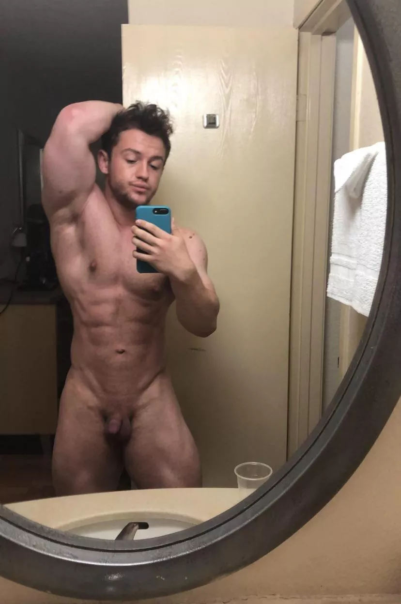 [21] sad I have big muscles and no dick