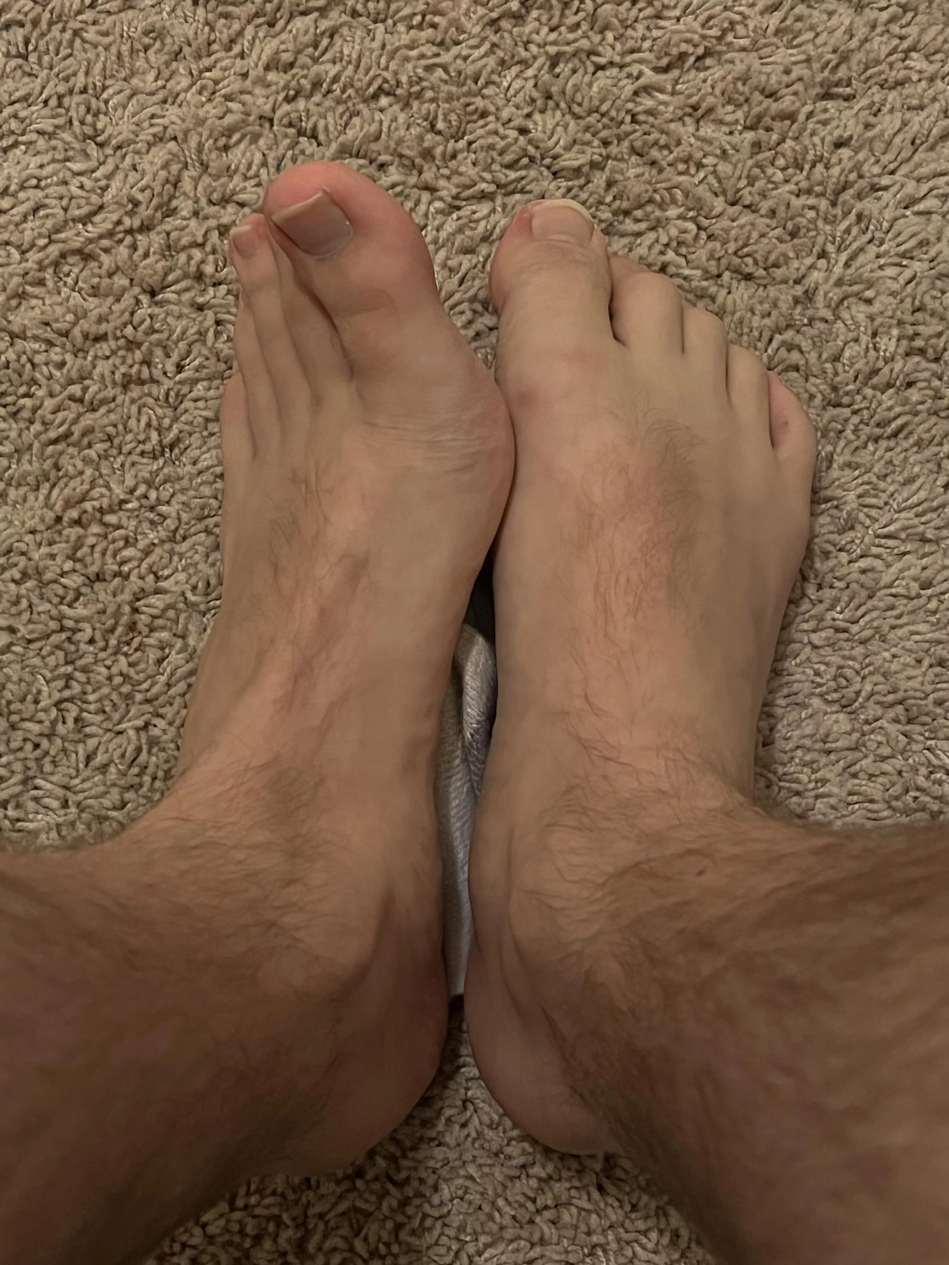 (21M) Iâ€™ll make you feel right at home under these young fit college feet, broâ€¦ just kneel down and say â€˜pleaseâ€™ ðŸ˜œ