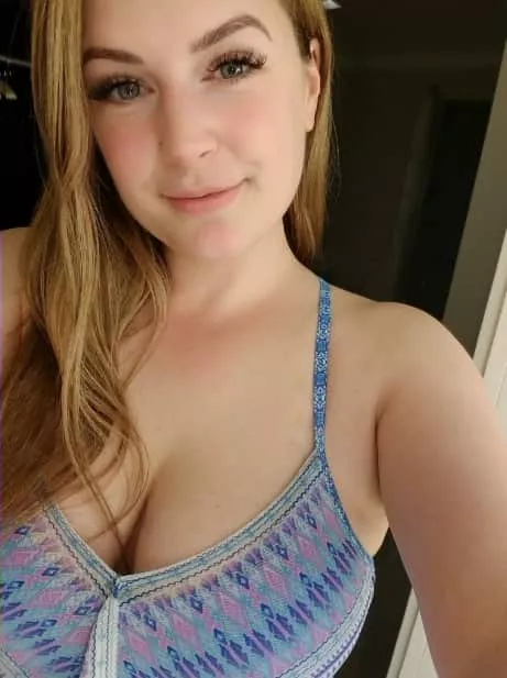 22 [F4M] Want to talk dirty at the same time getting to know each other? And also satisfied you for what are you looking for Just hit me up to my snapchat It's: Alicethompson01