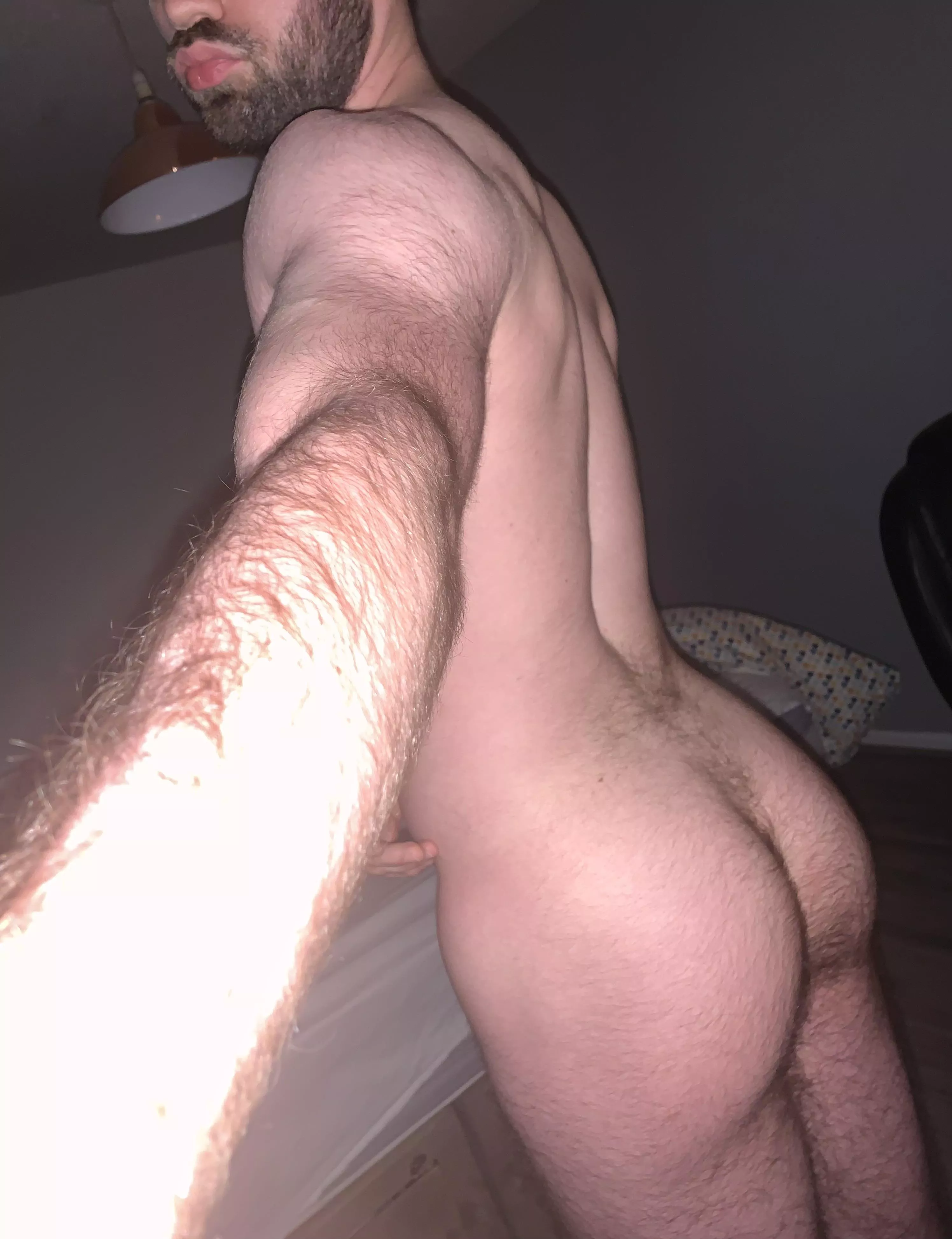 23, anyone like hairy boys from behind?