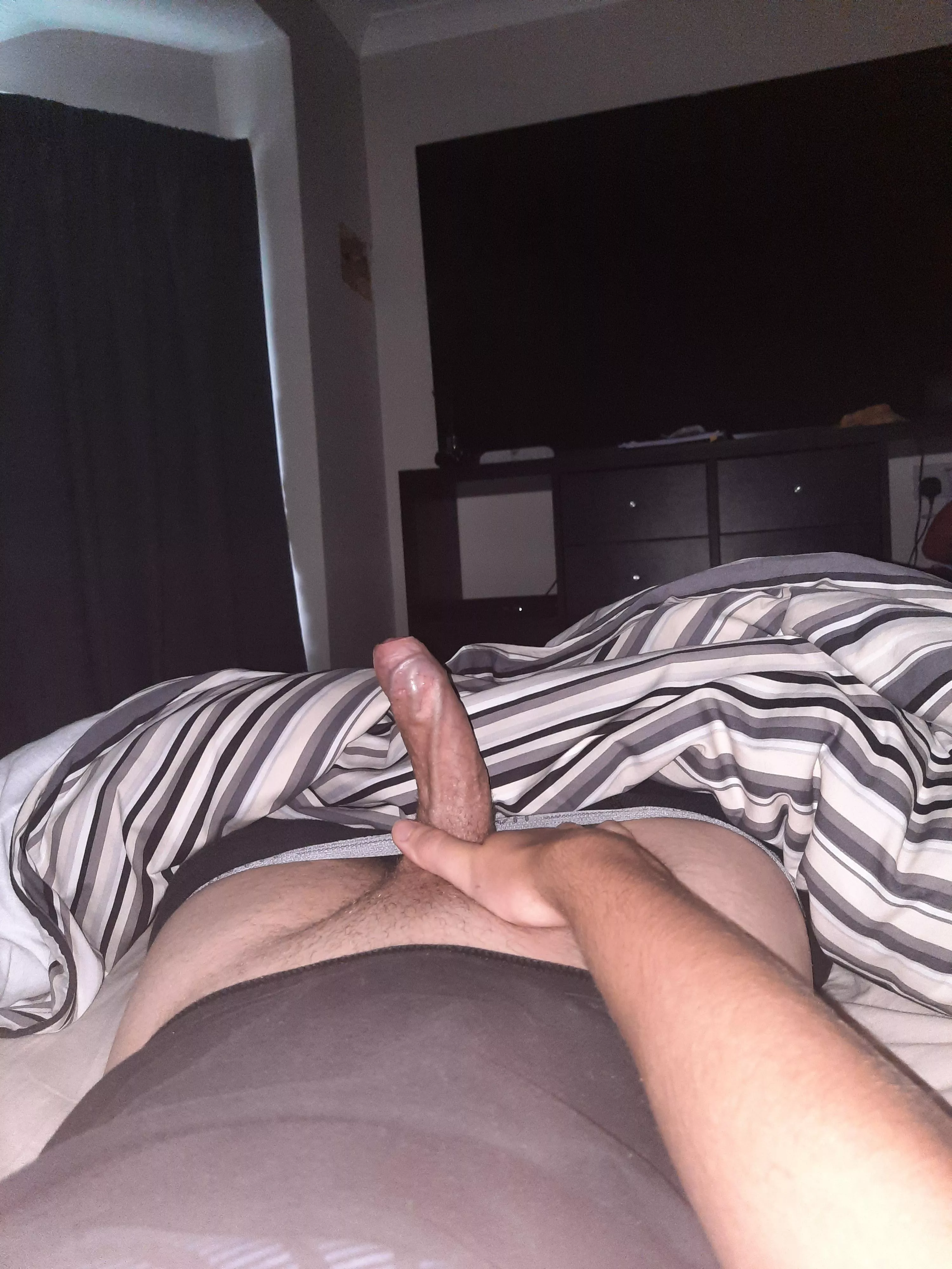 23 Oxford anyone interested in being fuck buddies? DM me