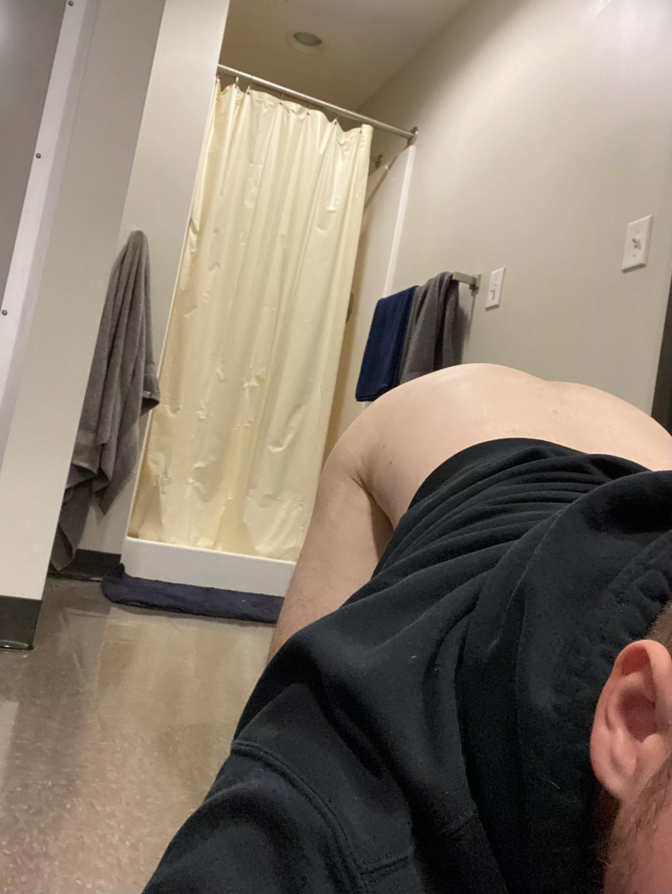 [23] Should I leave the door unlocked for my roommates while I shower?