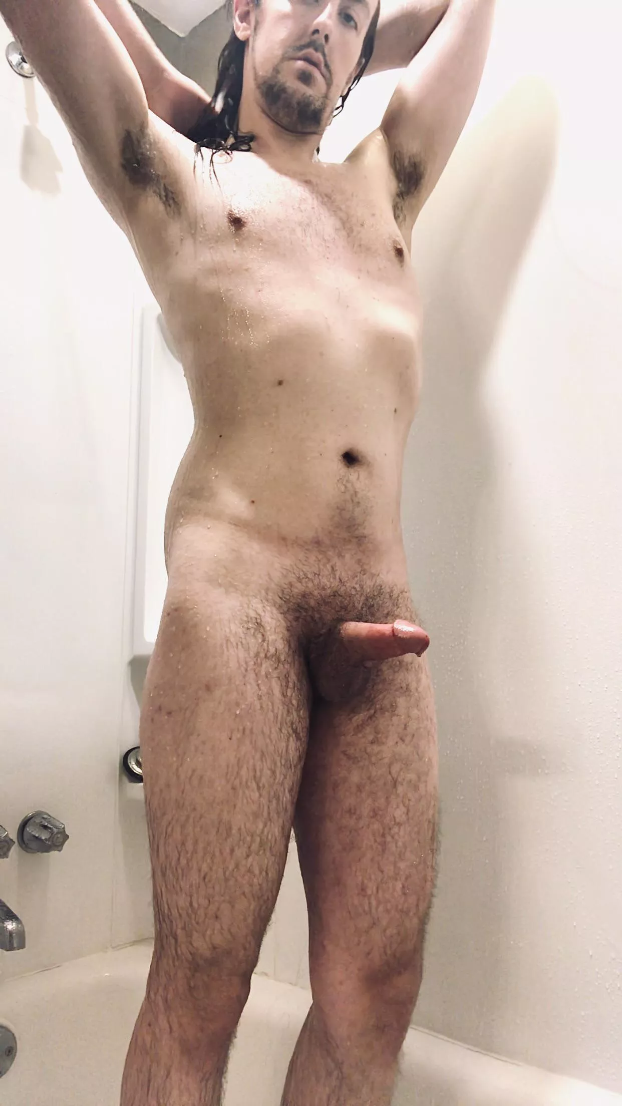 (23) taking pictures in the shower with an IPhone is tricky