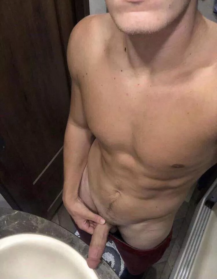 23m ex-college athlete (soccer) and current PhD student, subs HMU