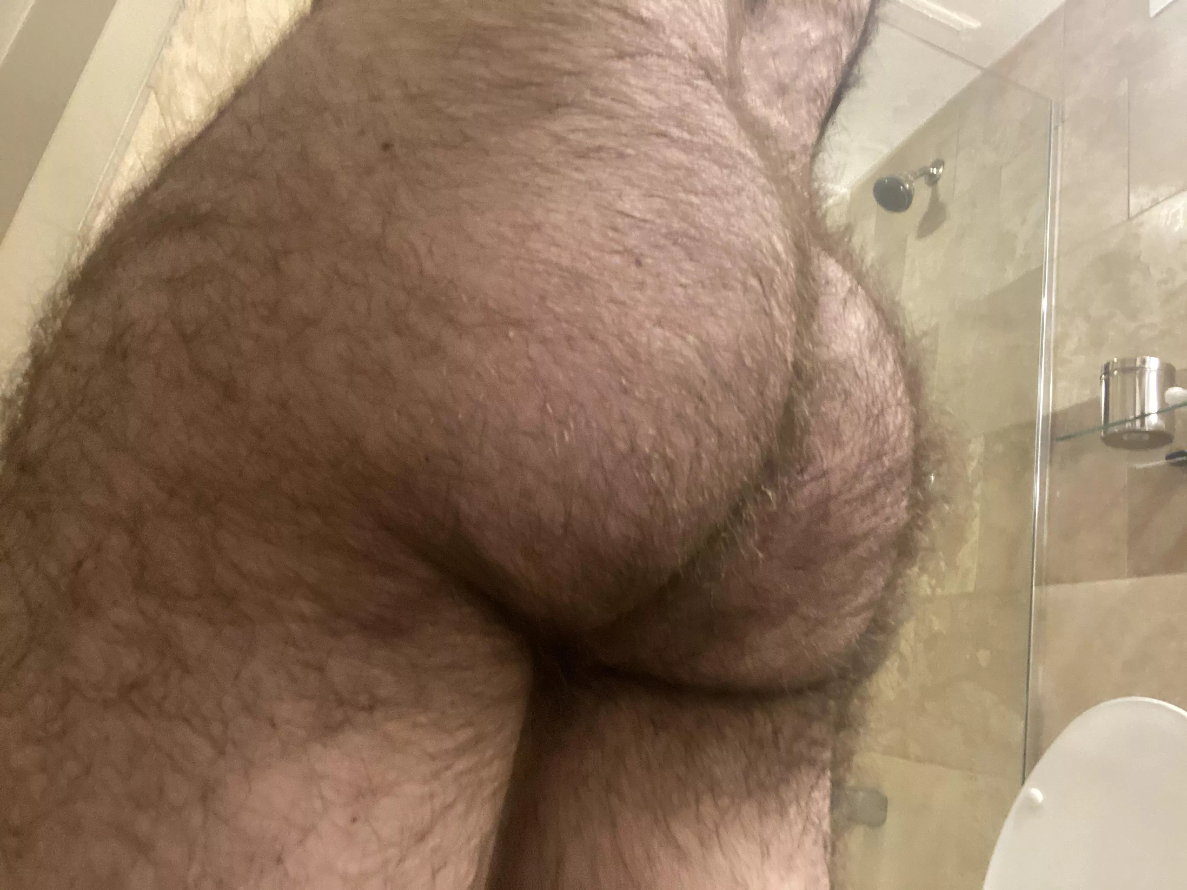 24 in shape with a big tight furry bubble butt. ðŸ˜ˆ Iâ€™m horny as hell, DM me or add my snap: Kcttr0