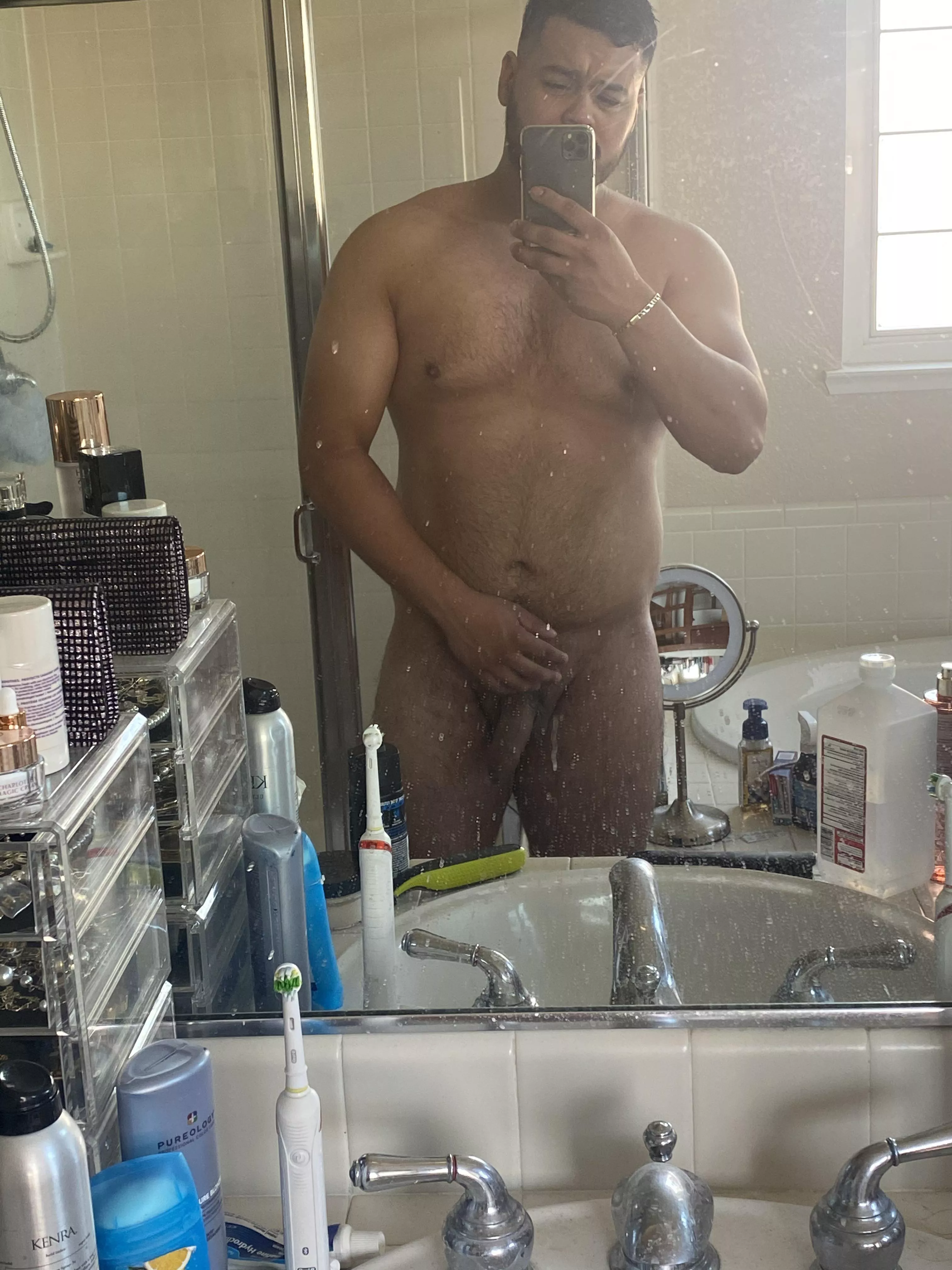 25 M looking for my cougar