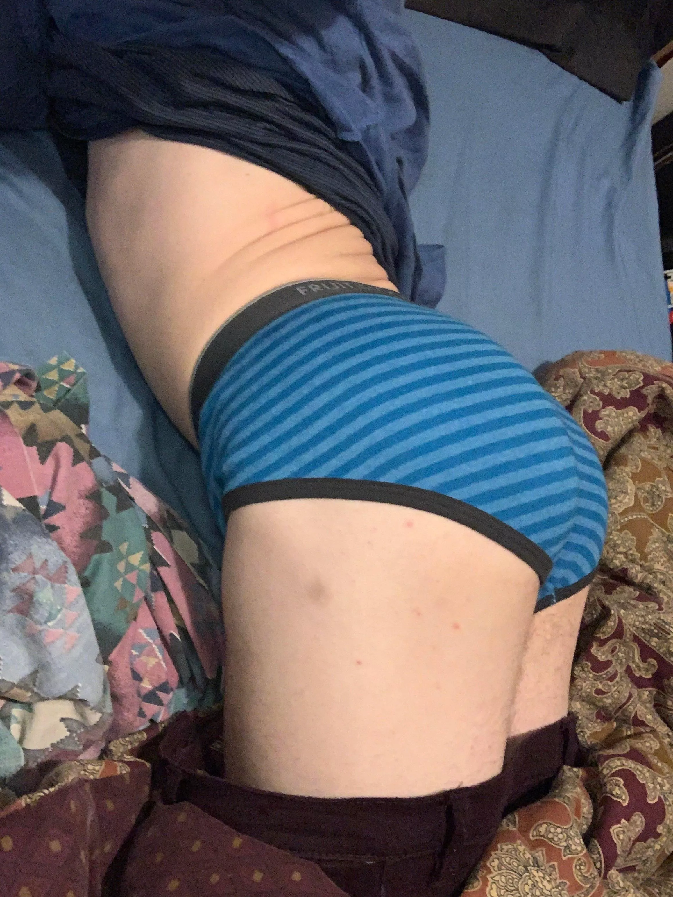 25, OC Message me if you want a private call with me lol. I’m real and have no following. Need a friendly dom daddy to compliment my butt hahah