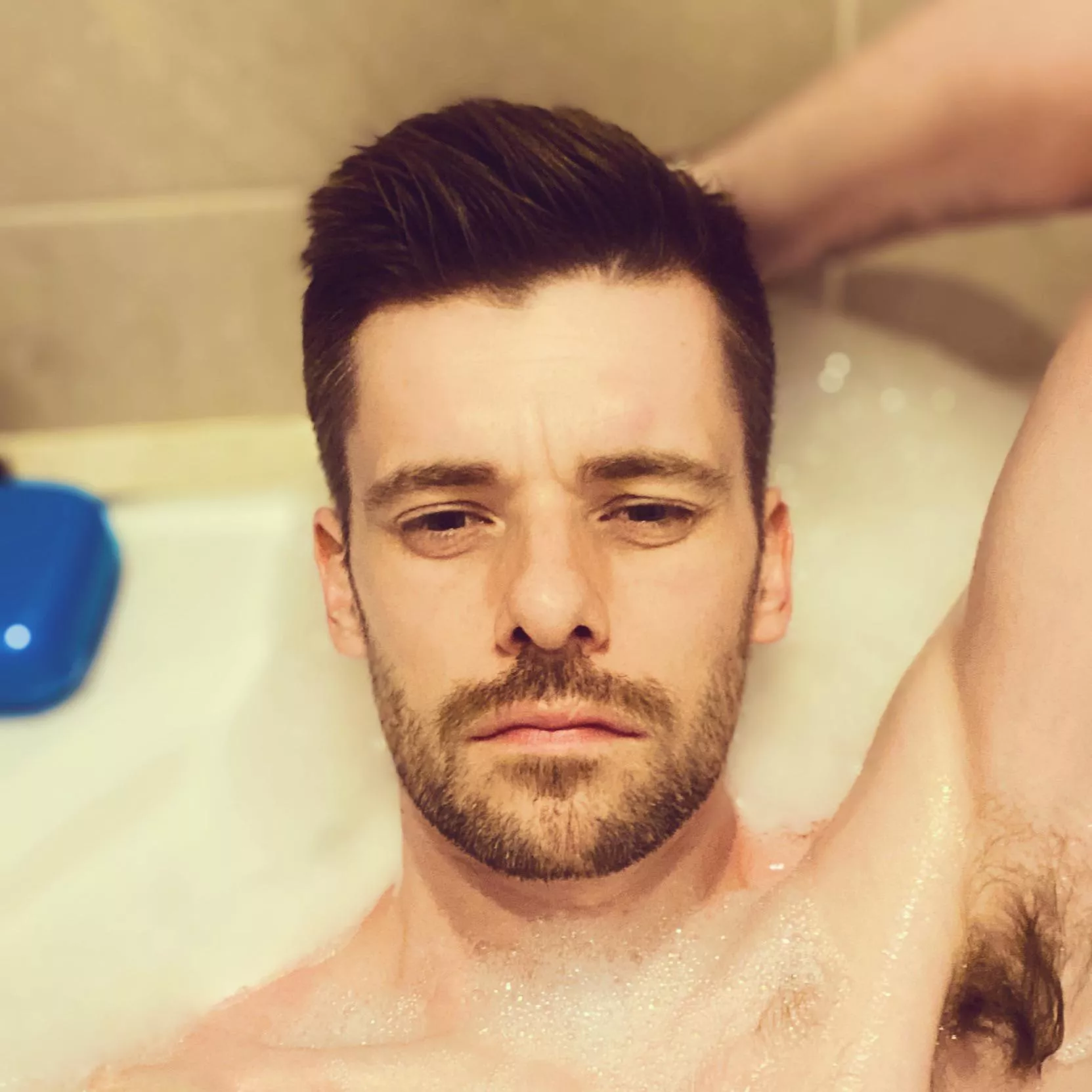 25 UK, looking for a little brother. Message me if you want my insta.