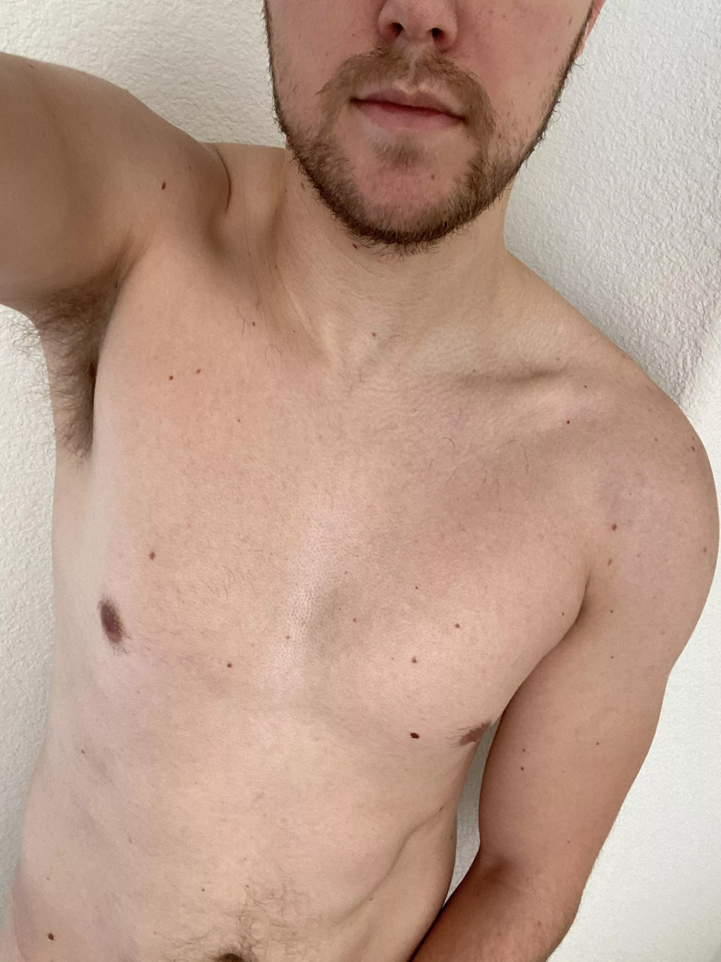 27 handsome smaller dick guy here. Looking to compare with bigger dudes