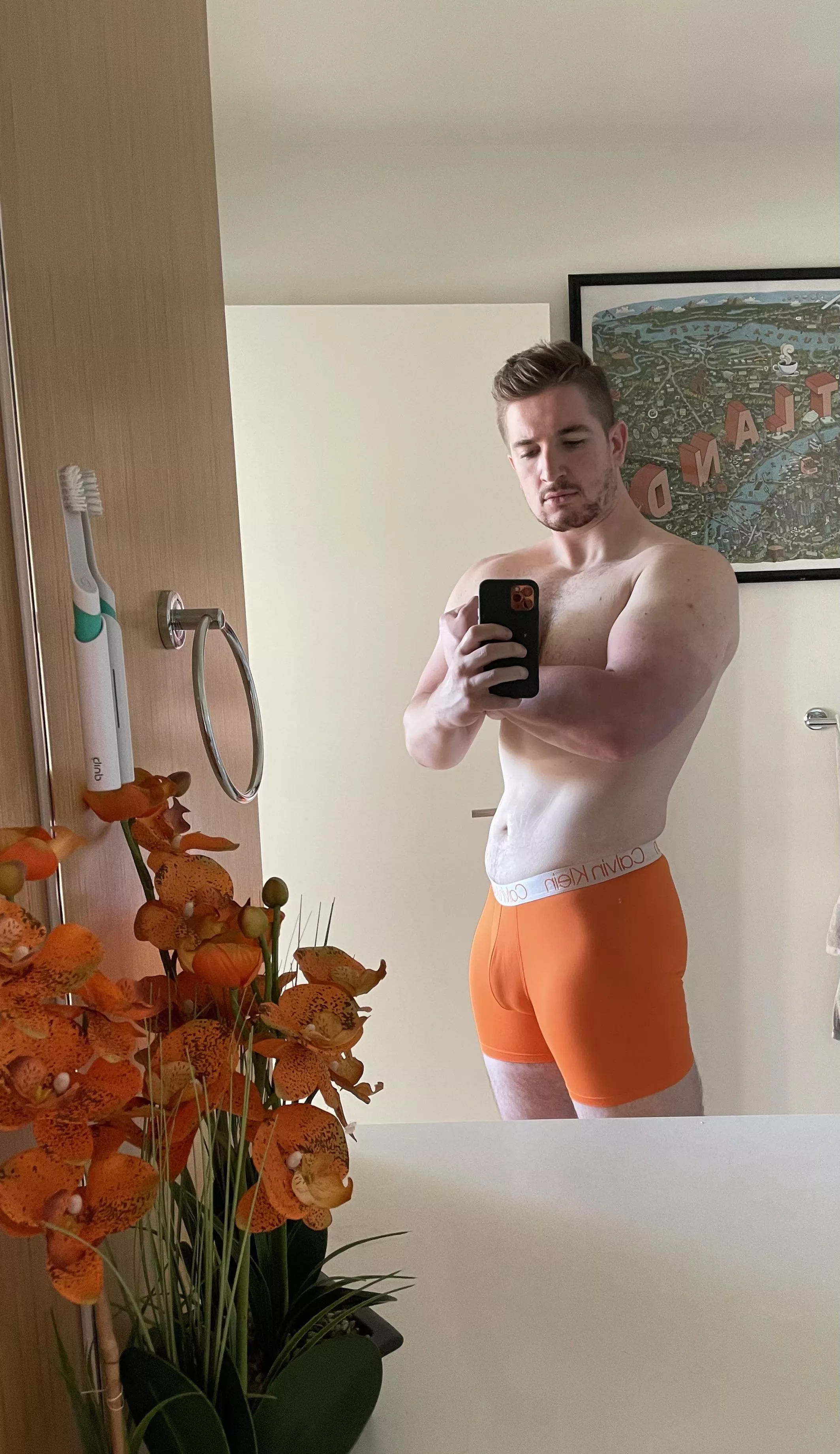 27M Can I interest you in some ðŸŠ and cream?