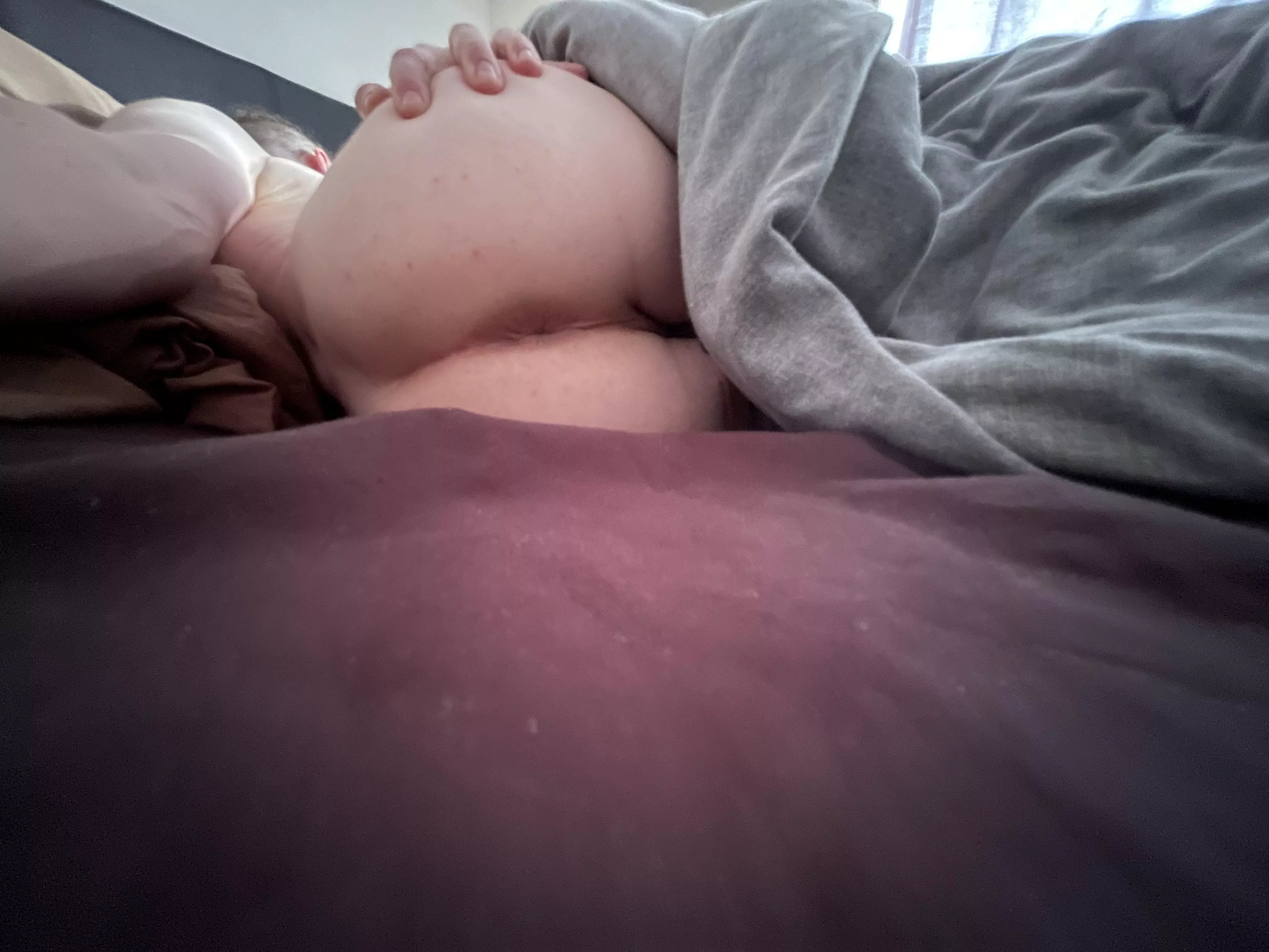 [27]Spending my Sunday just like this, care to join me?😈