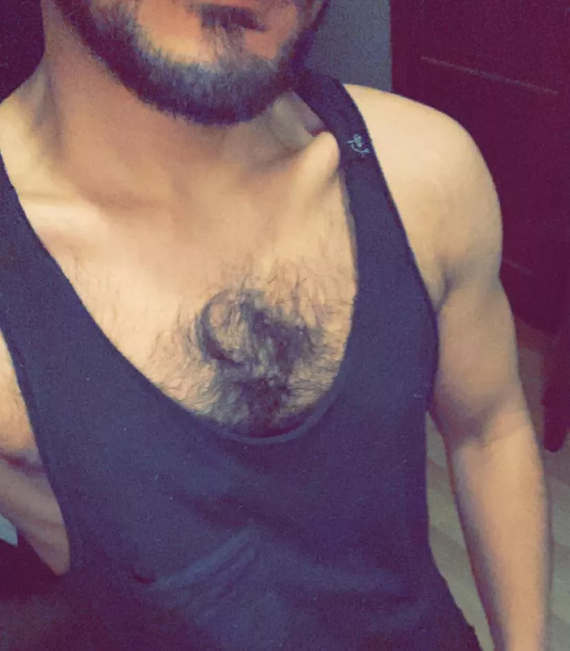 28 dom top for manly looking/acting slaves into role playing and any strange fantasy kik Rahaf_1475756