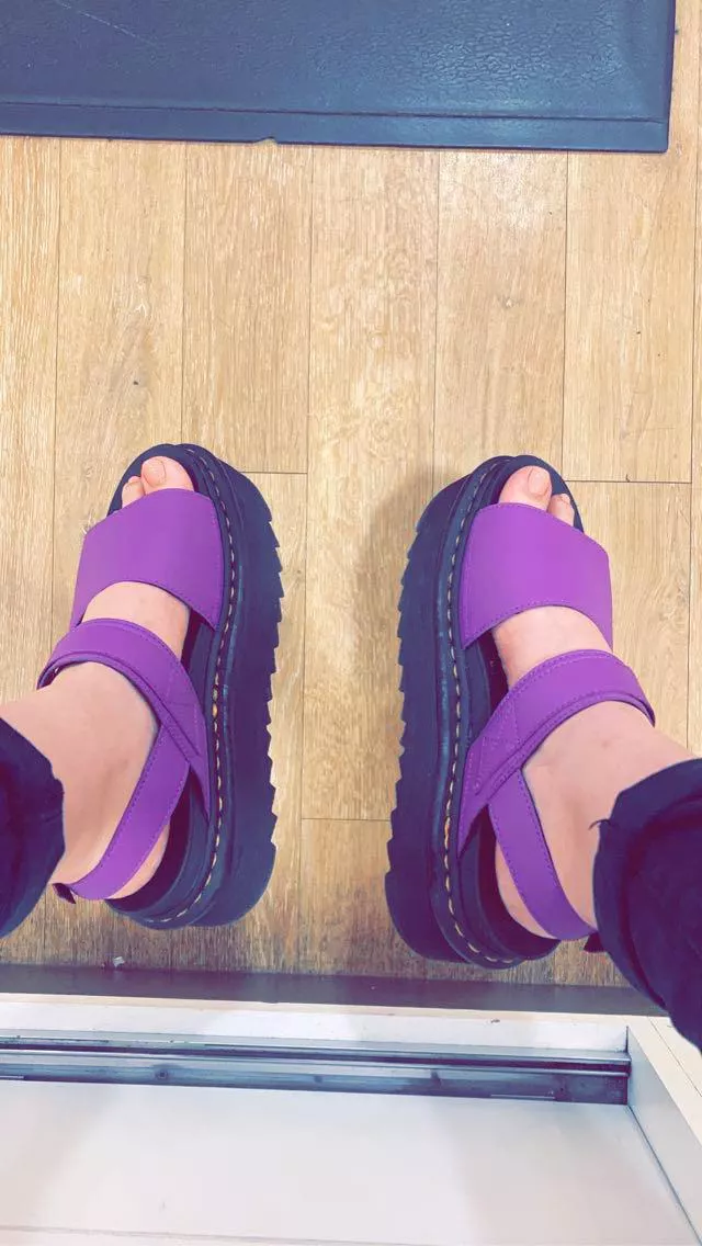 3 inch platforms 💜