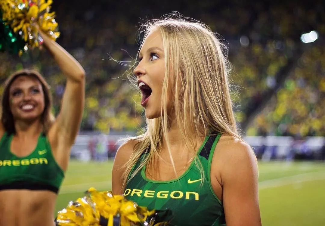 #3 Oregon Lost Yesterday, but their Cheerleaders are Still ðŸ”¥ðŸ”¥ðŸ”¥ [IRTR]