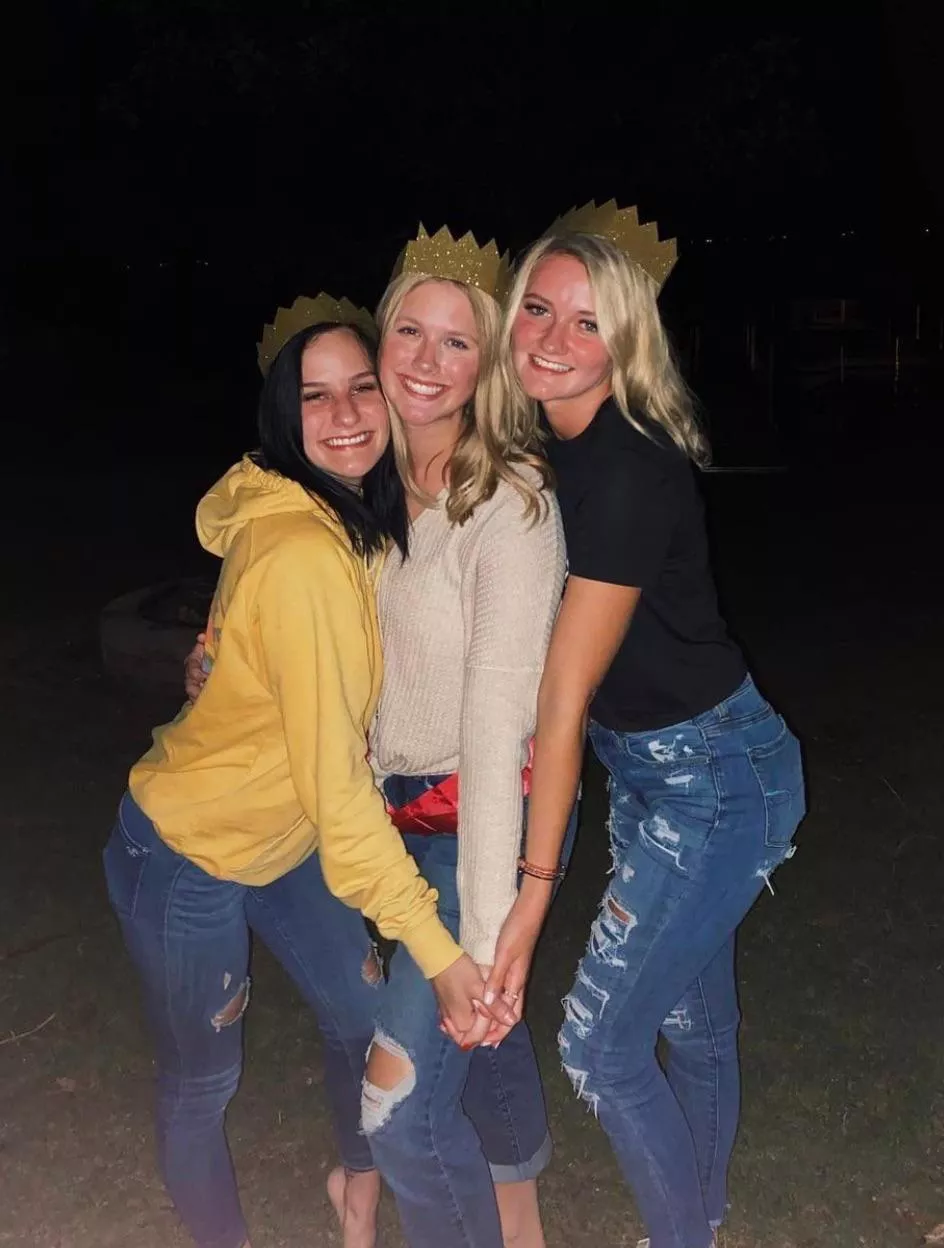 [3] two tall blondes and a tiny brunette