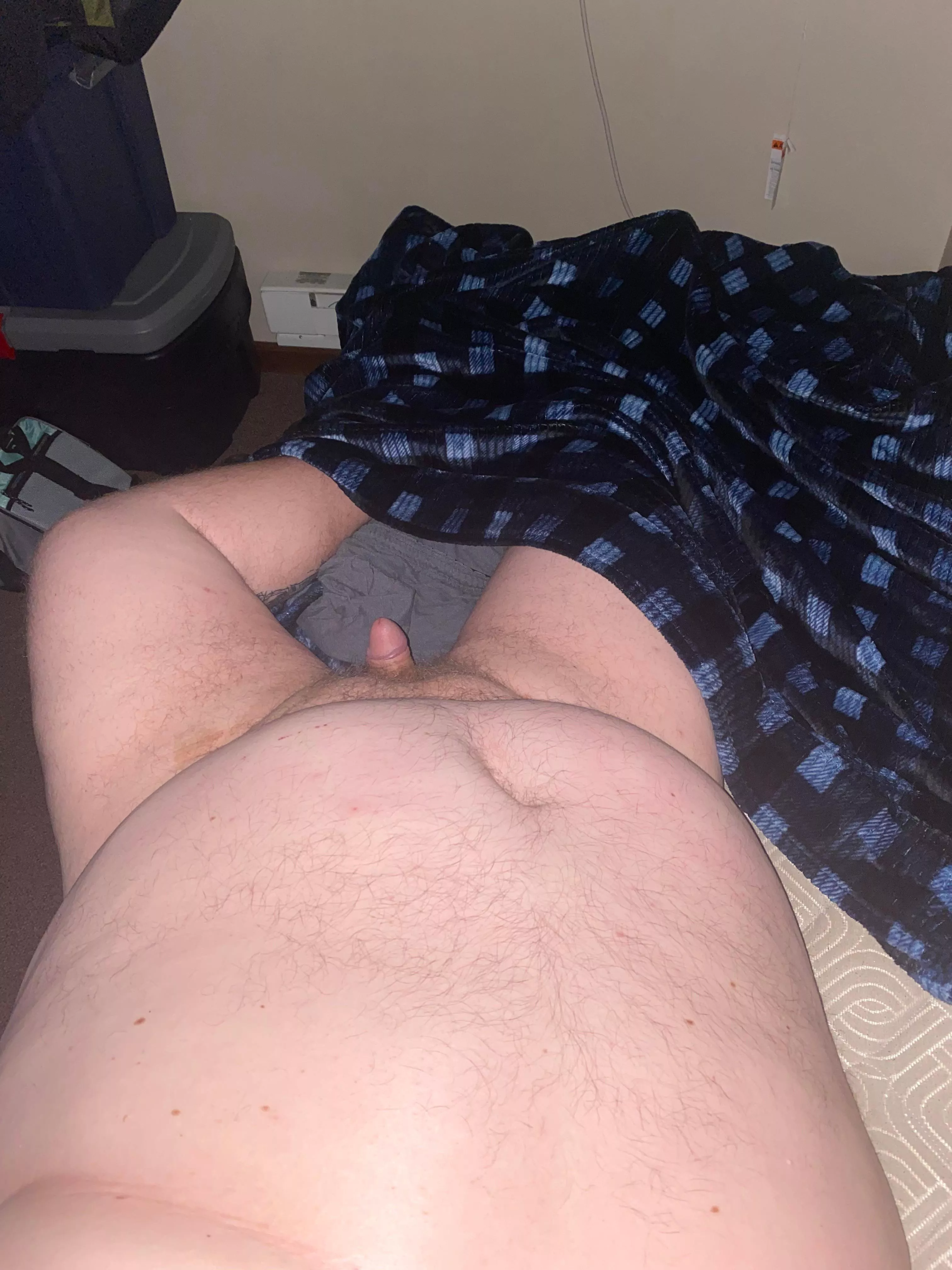 [33] am I too chubby dms open