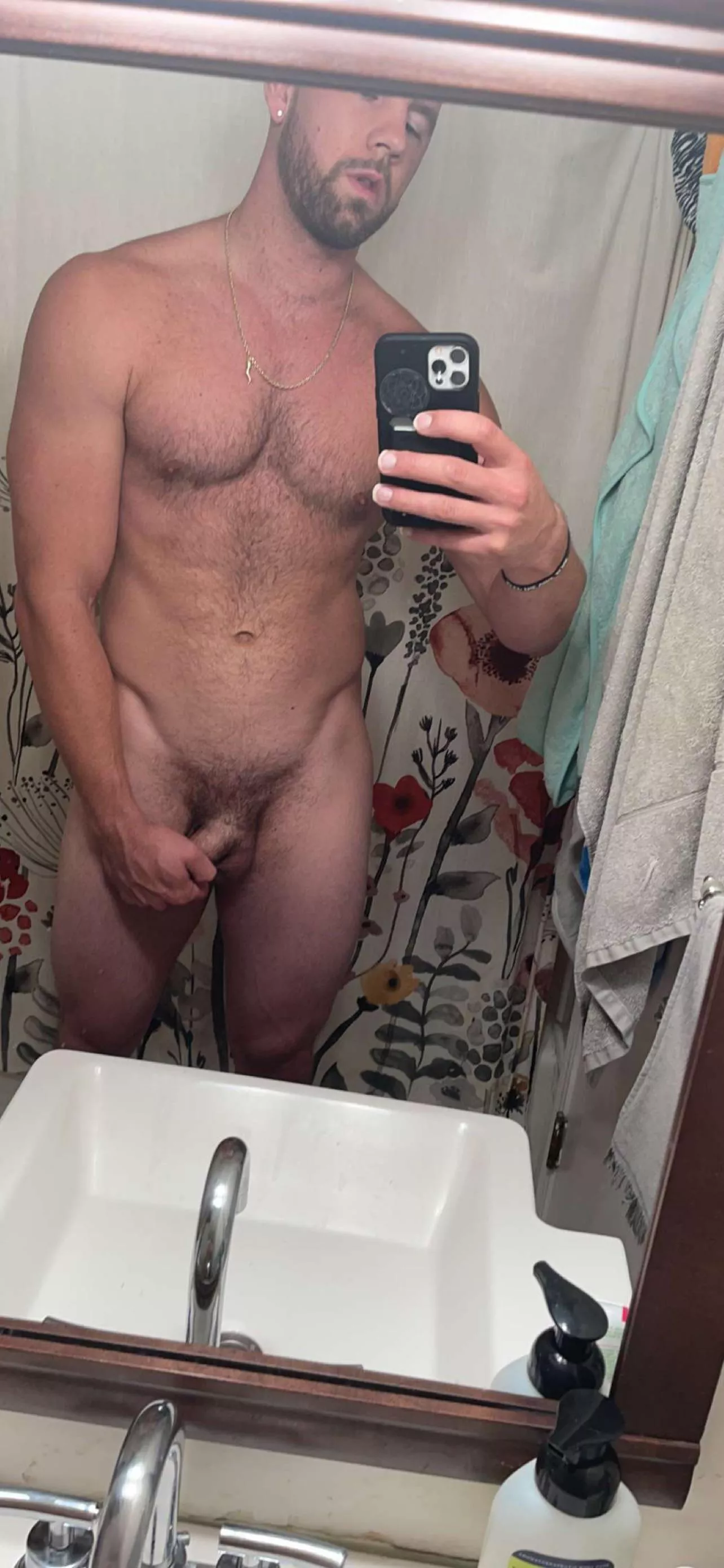 (35) Wanna chat? At works bored. Pm me females please.