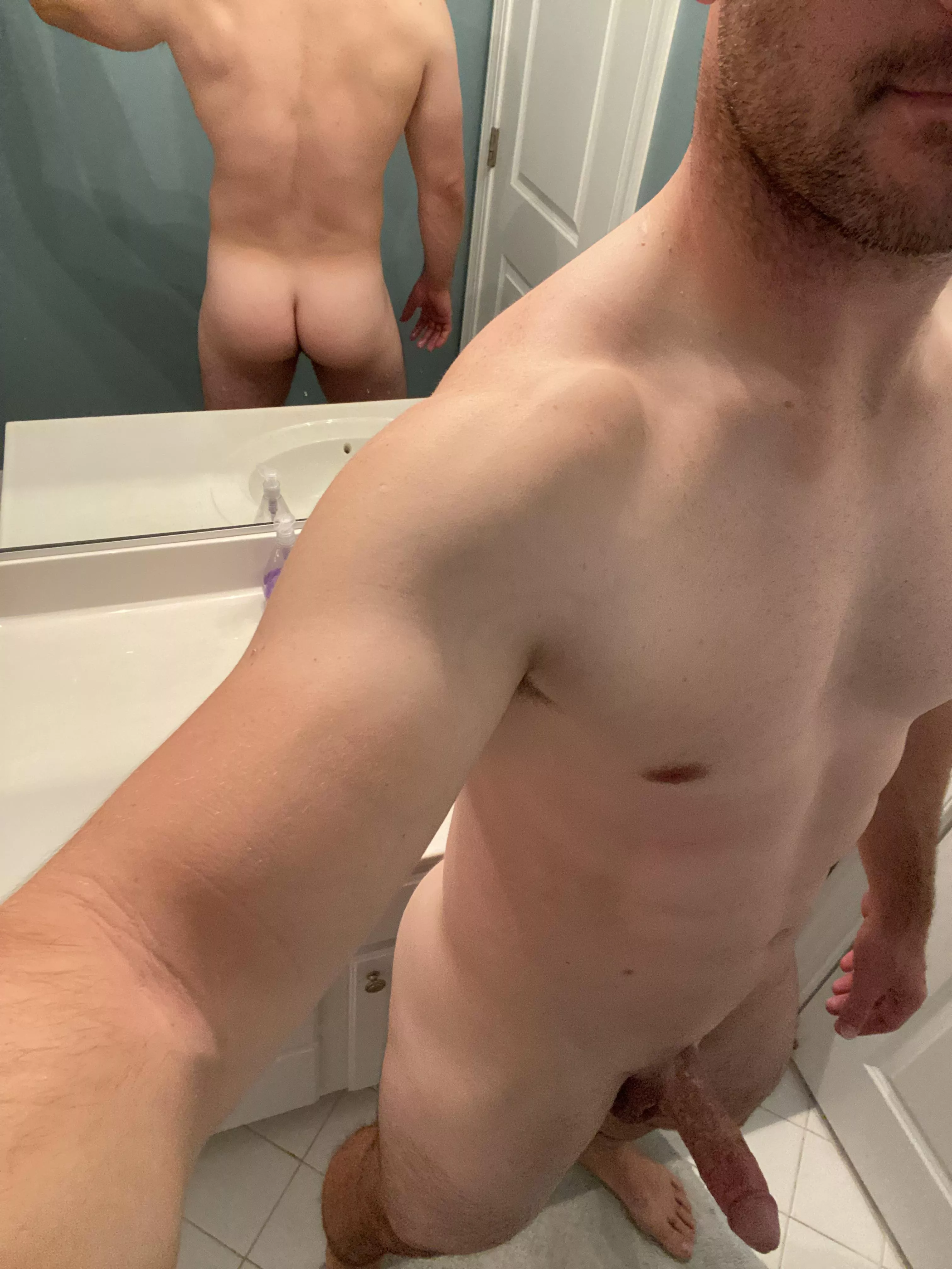 [36] Any ladies that can appreciate a dad ass?