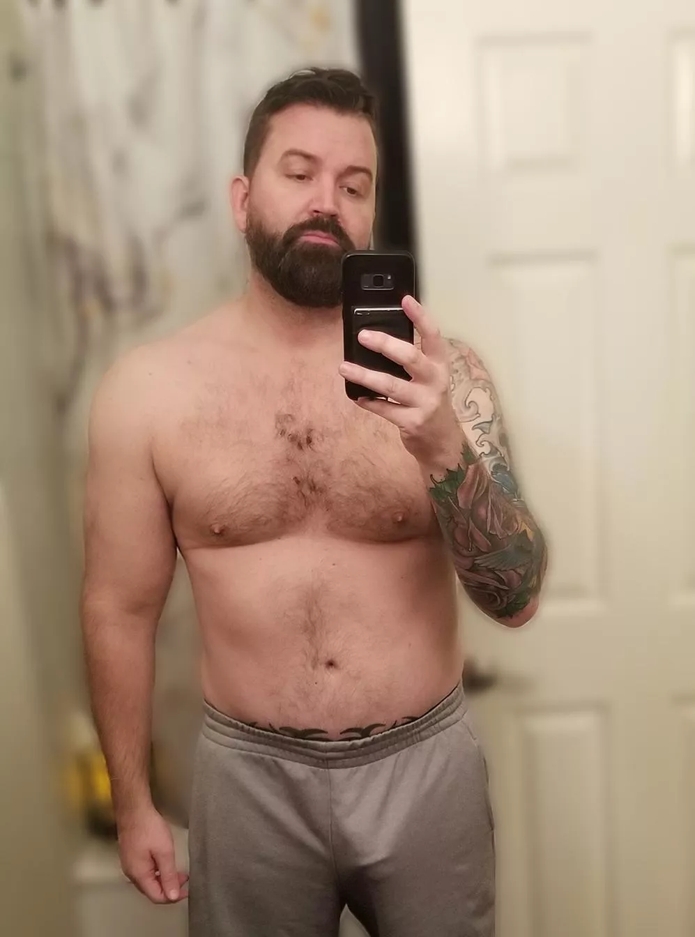 (40) just turned 40. Now I officially have a Dad bod. Lol