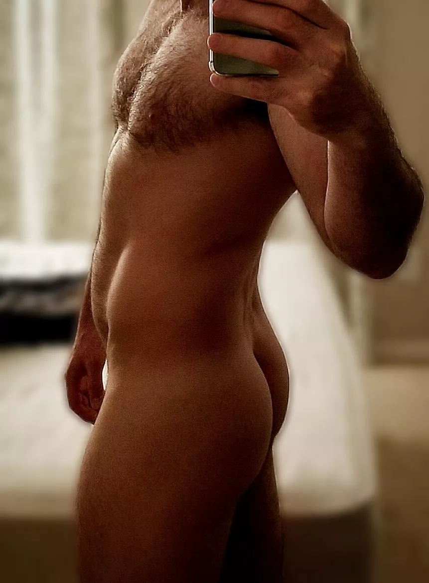 [41] My pecs are hairier than my ass 🤷🏻‍♂️💪🍑