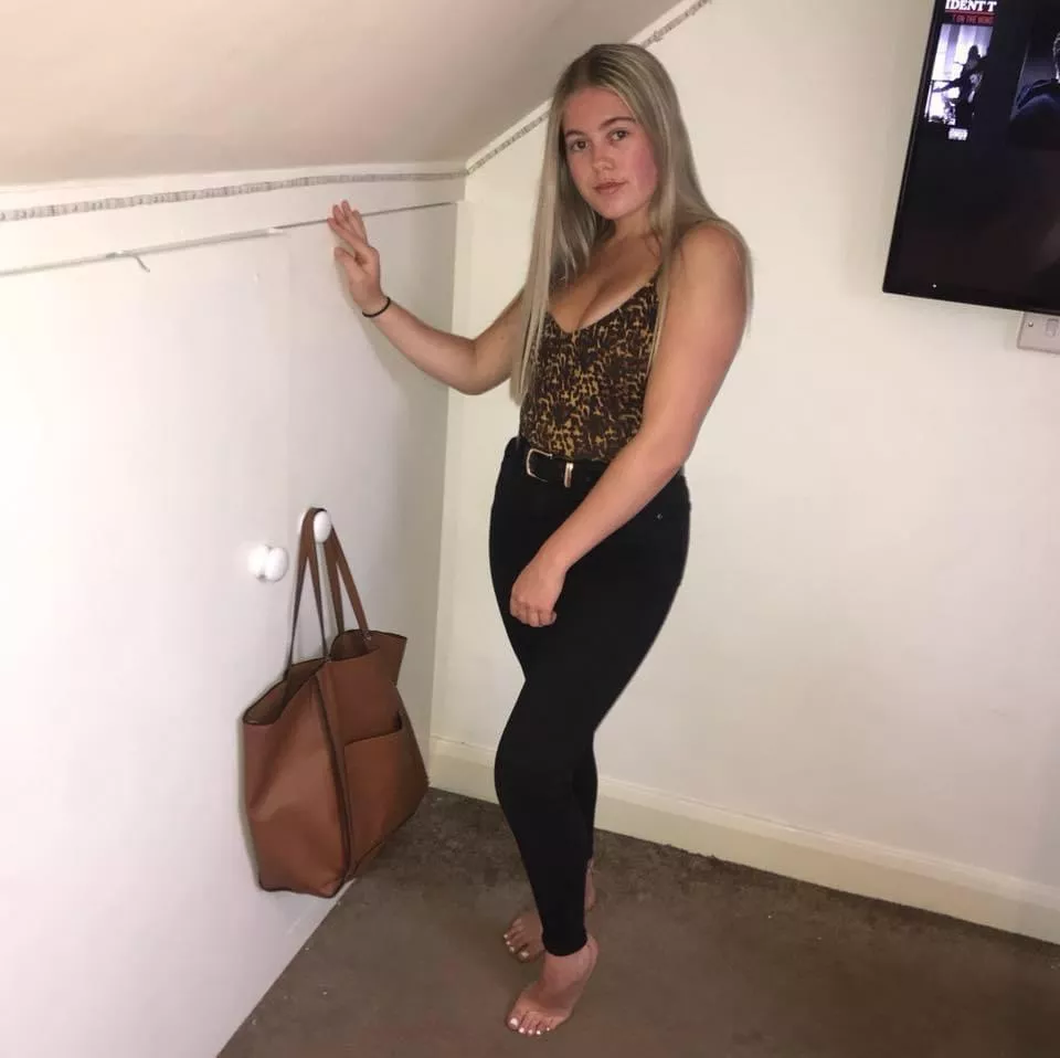 4’11 Chav with big tits