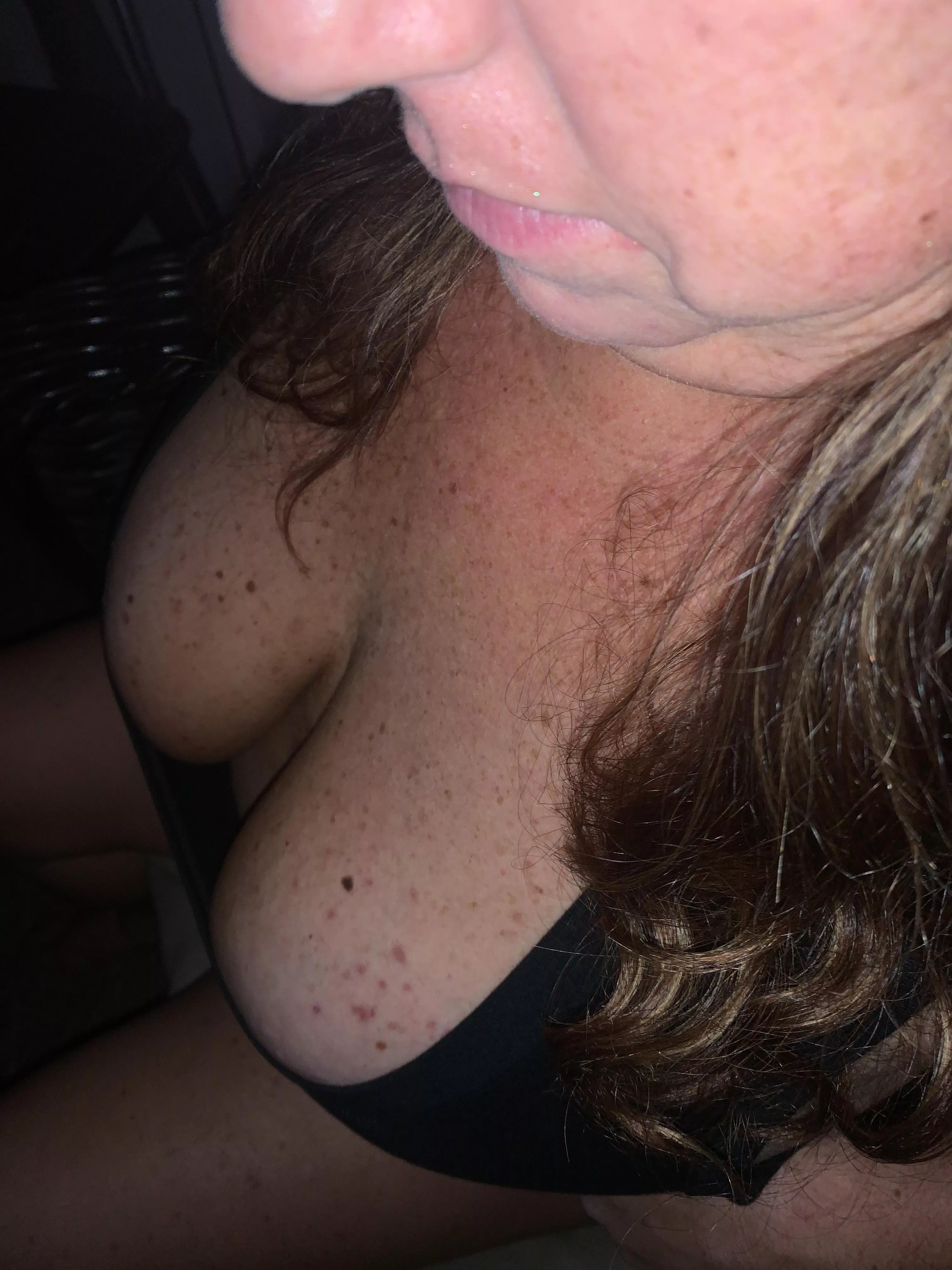 41(F). Was definitely feeling friskier by the time the night game was kicking off…🥳😈💋