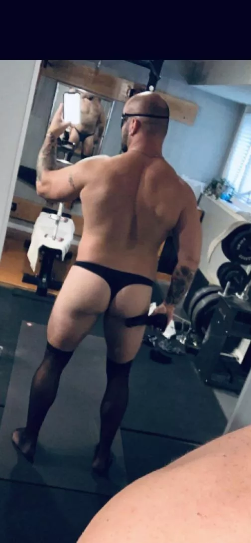 41[M] hot gym time.