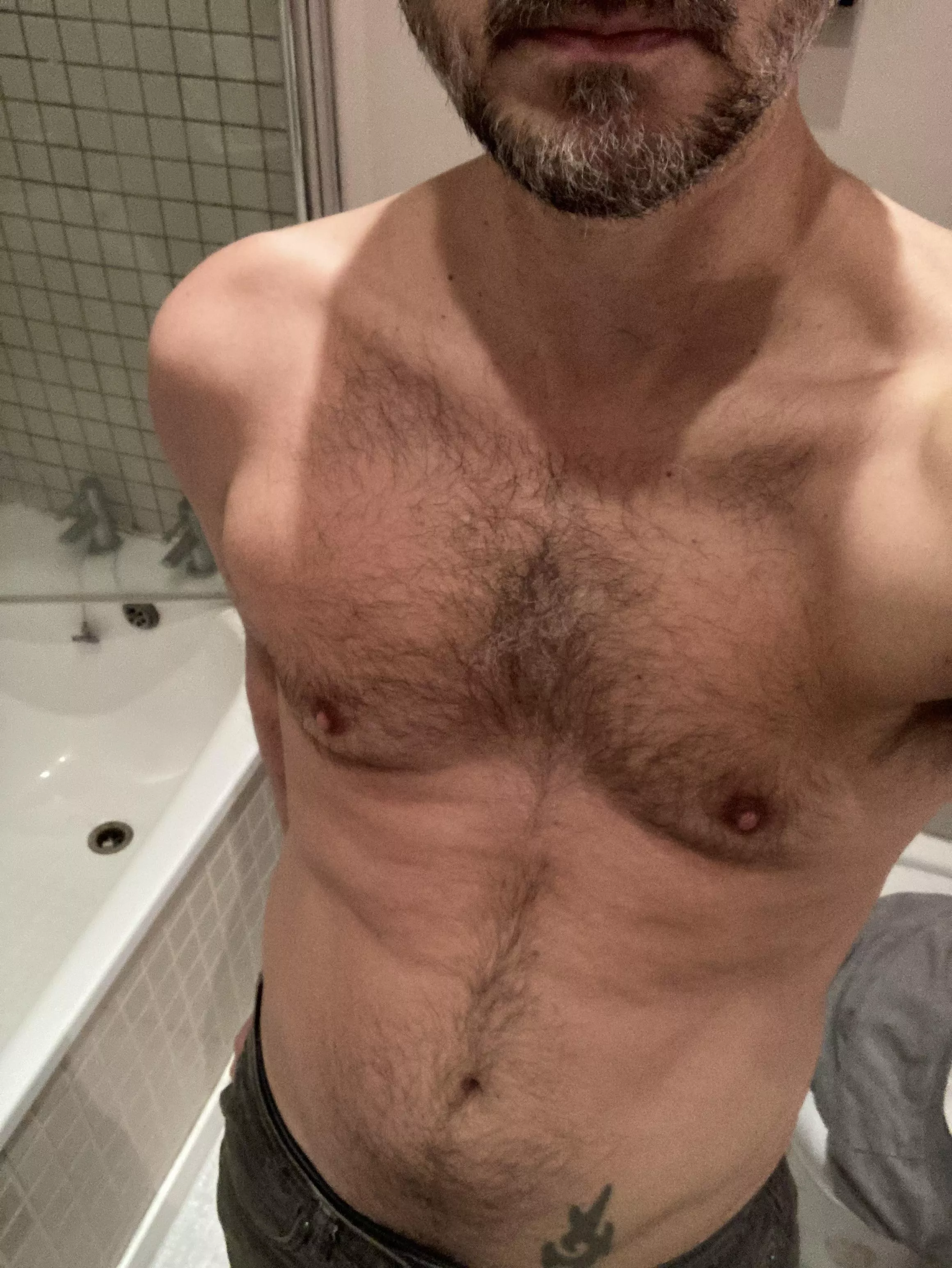 (43) grey beard chest hair porn 😘