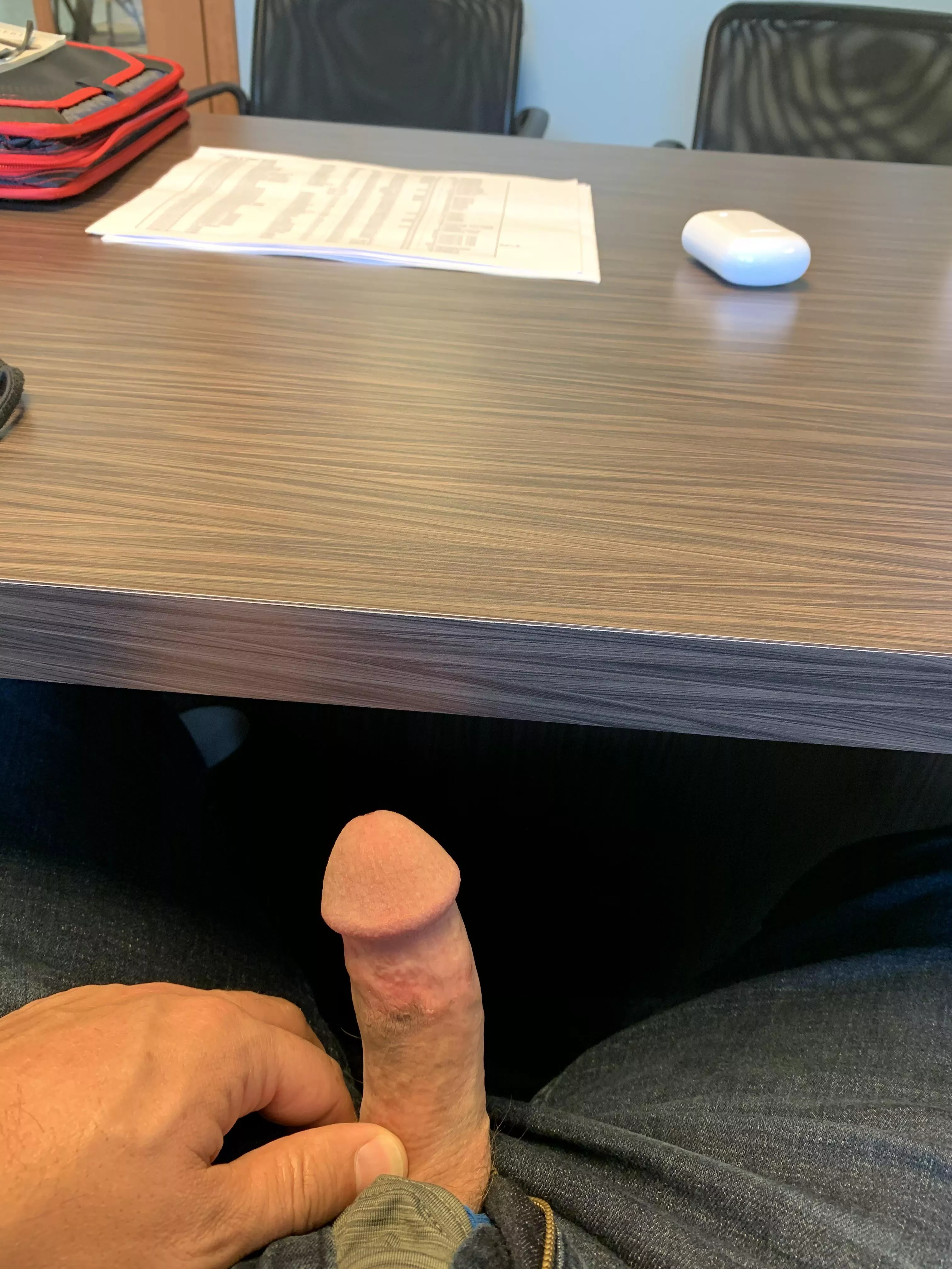 (43 M) Nothing like being horny at work!!! ðŸ˜‰