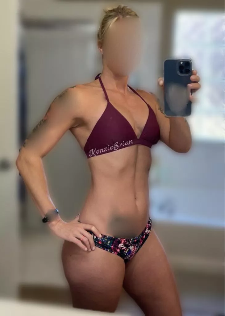 43(f) I work hard to stay sexy for y’all 😘