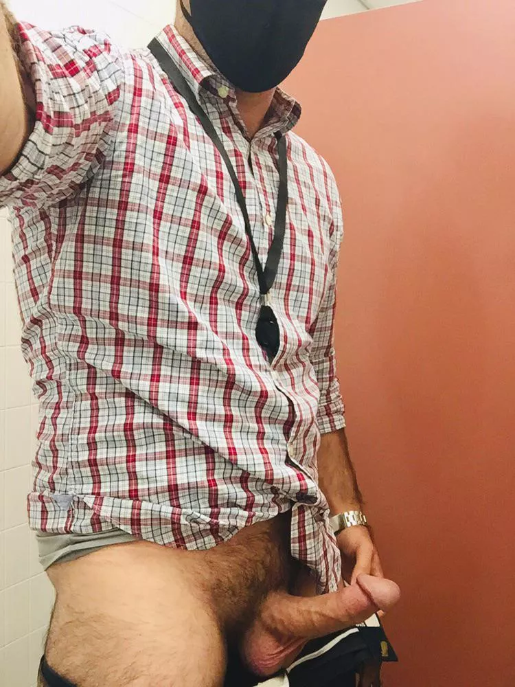 [44] Had to stay late at work and I canâ€™t focus anymore, help wanted!