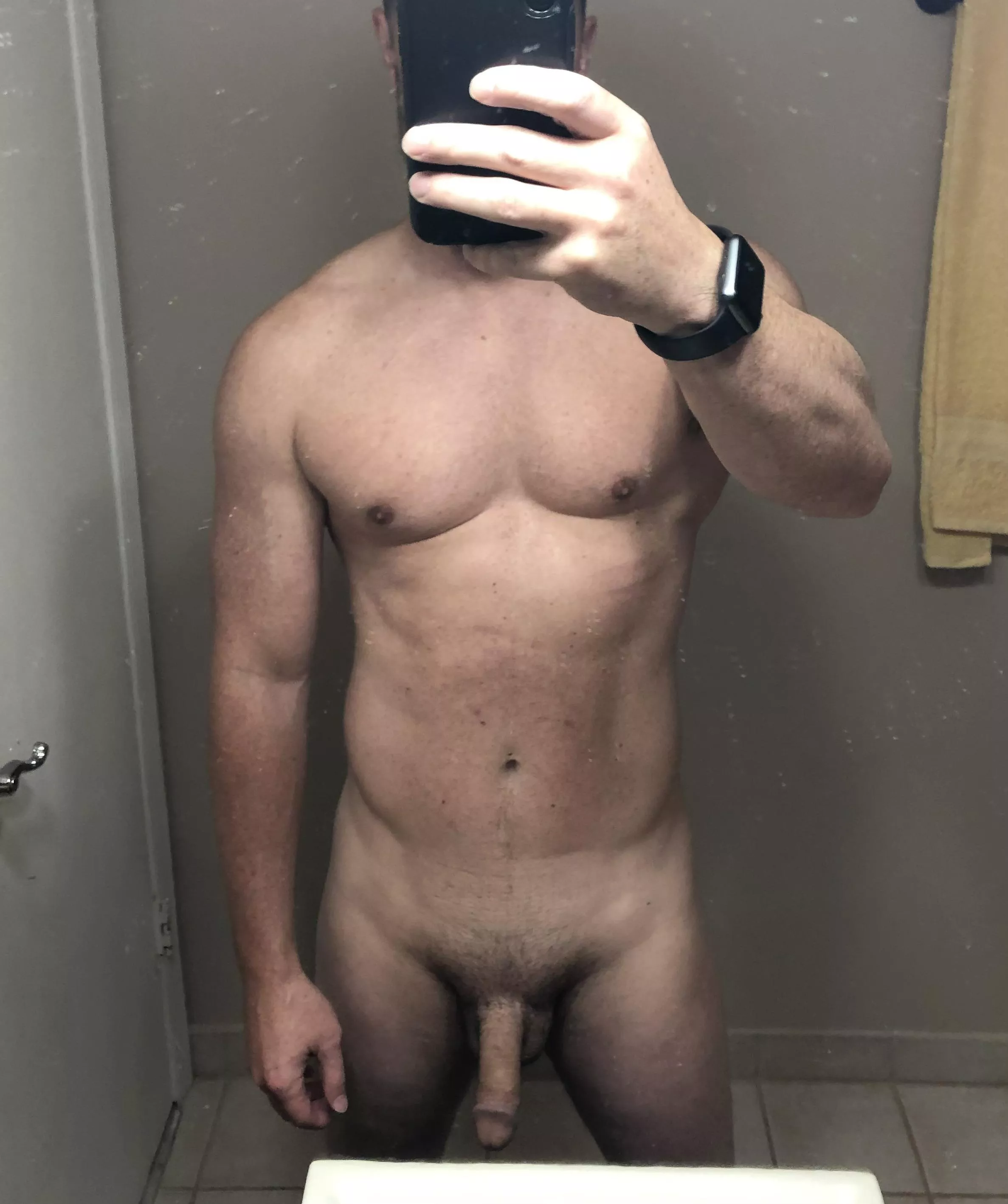 45M. 5’10”. 165. Normal nude Sunday edition.