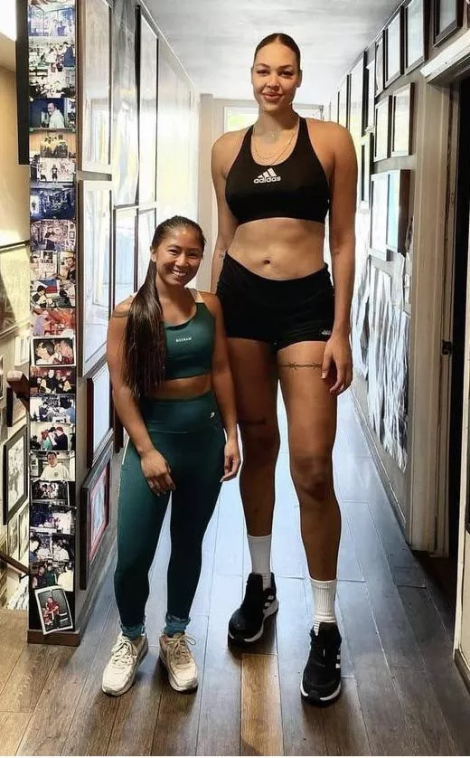 4’8” v 6’8” liz cambage