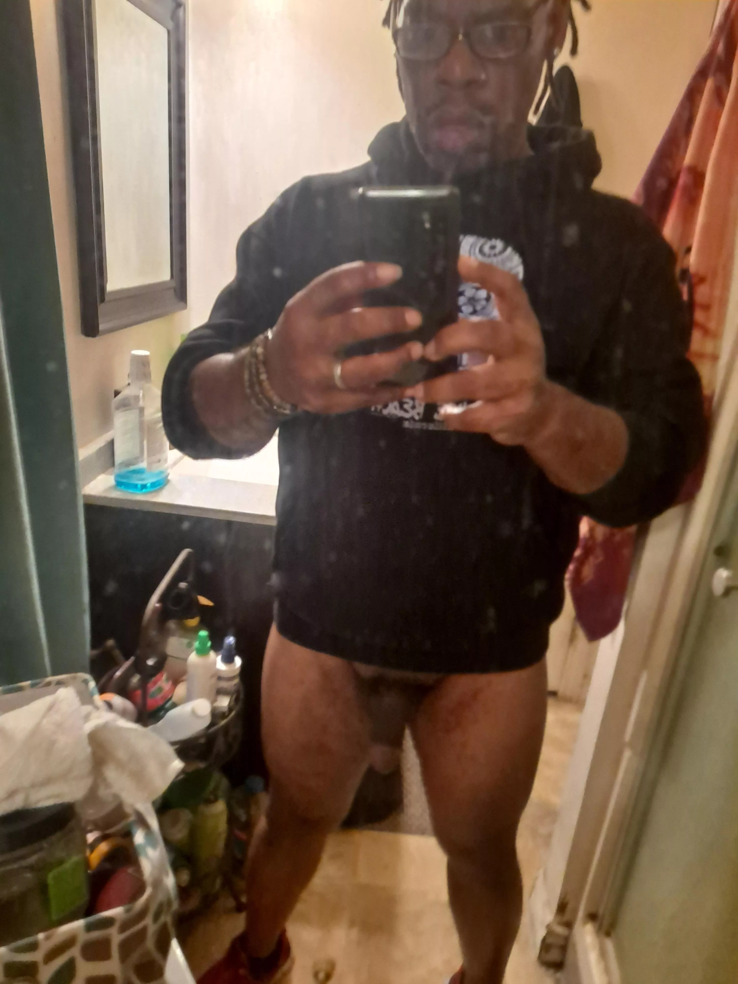 [52] [CA] [M4M] [Inland Empire] daddy's home after a long day and good workout..... I need some relief! HUBBY doesn't put out!