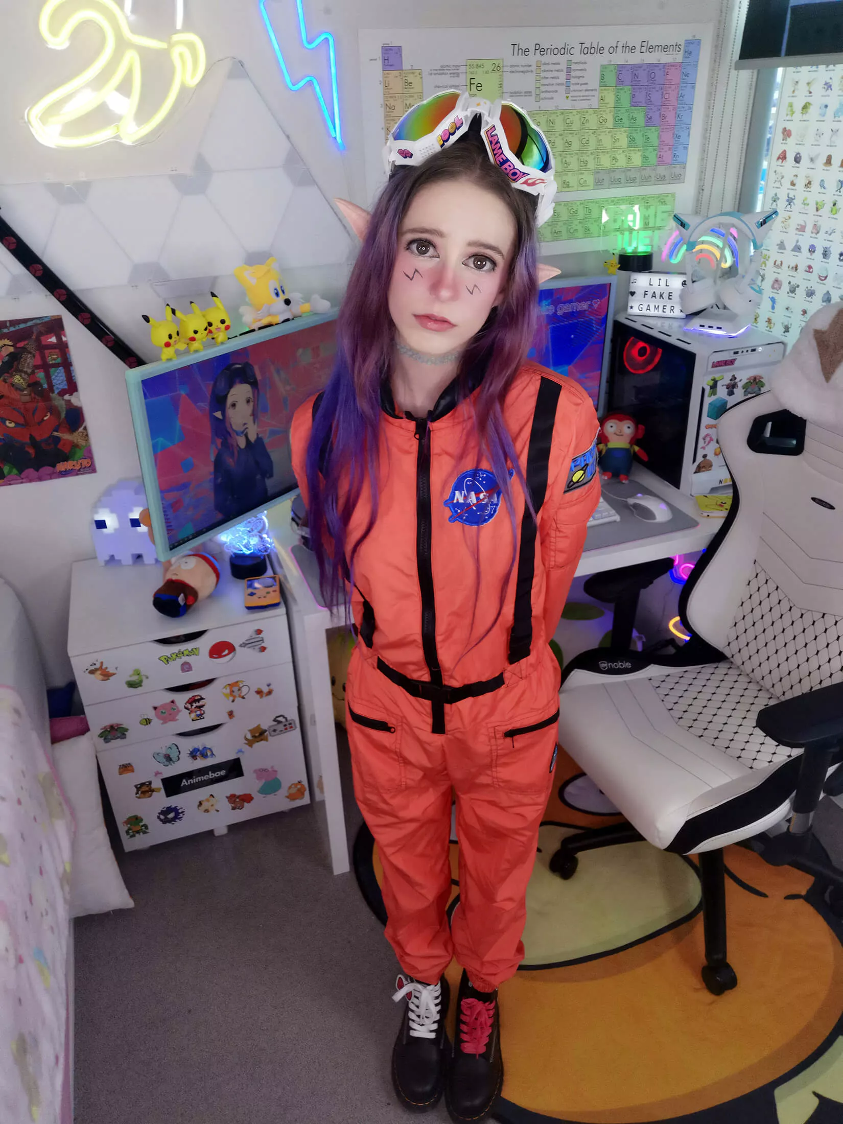 5'2 elf astronaut 👩‍🚀❤️