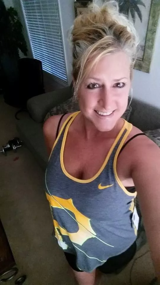 (54) Mom bods allowed?