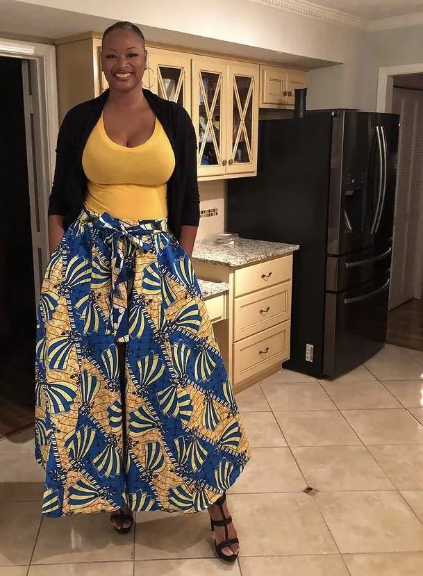 6’7” woman, 7’0” in heels with huge breasts