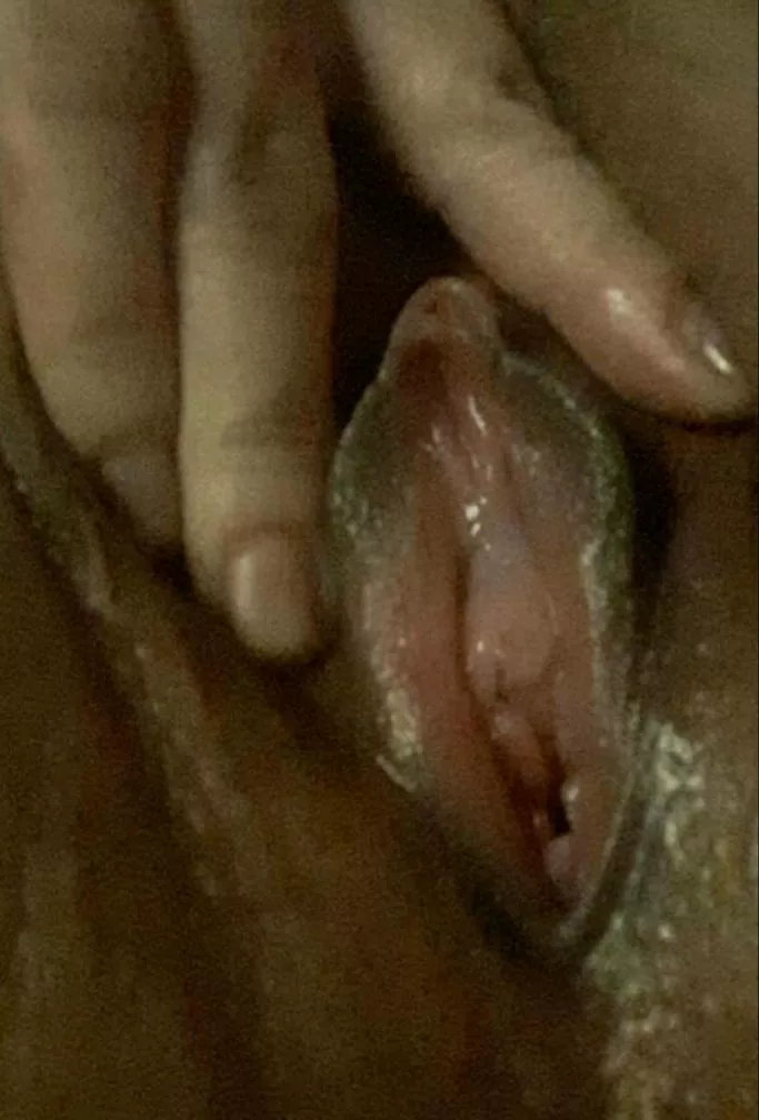 A Closeup View of my wet throbbing Pussy😜👅😋 [F]