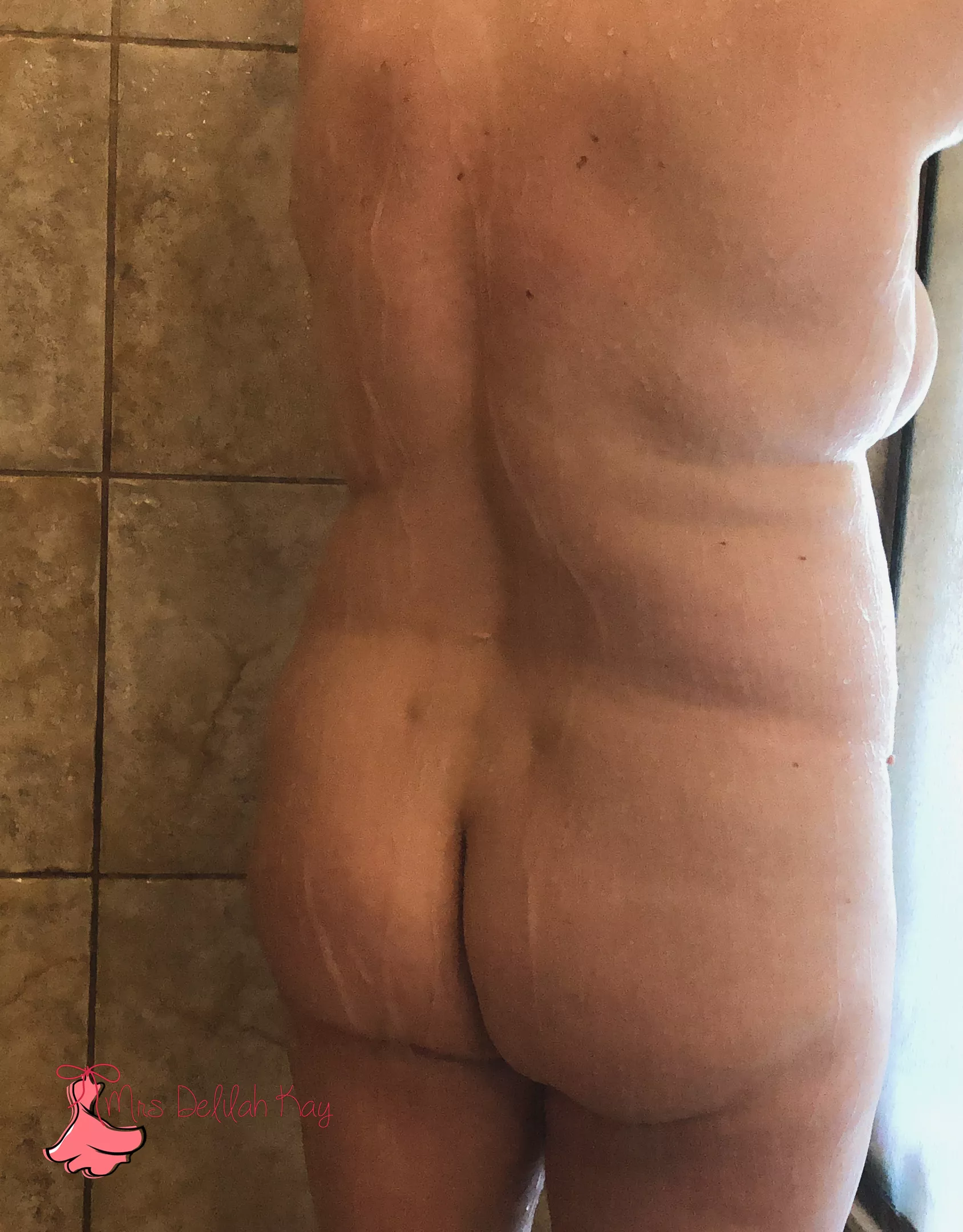 a little bit of booty in the shower this morning....