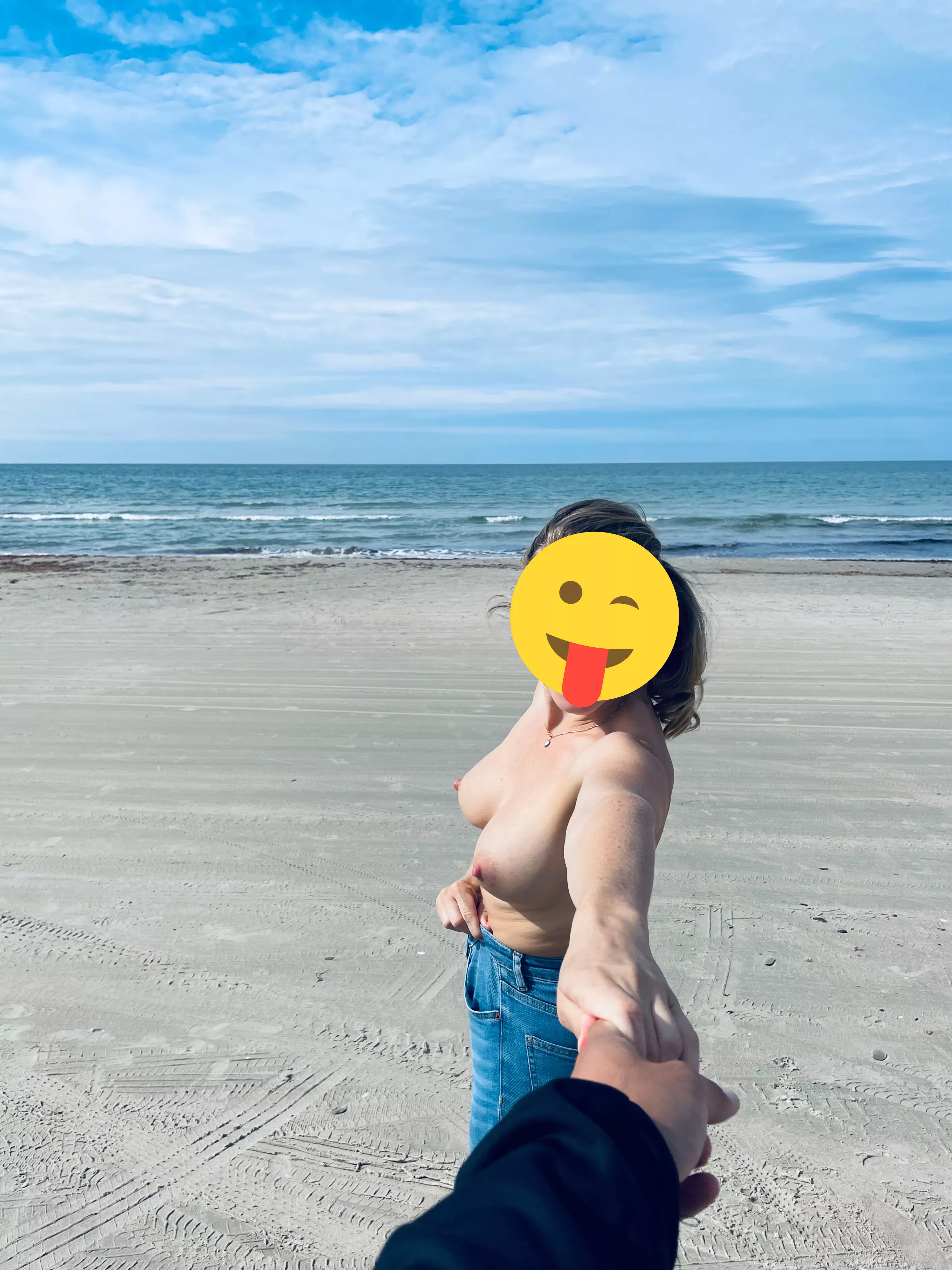 A lot of people looked while I undressed in front of my BF on the beach... Would you have looked?