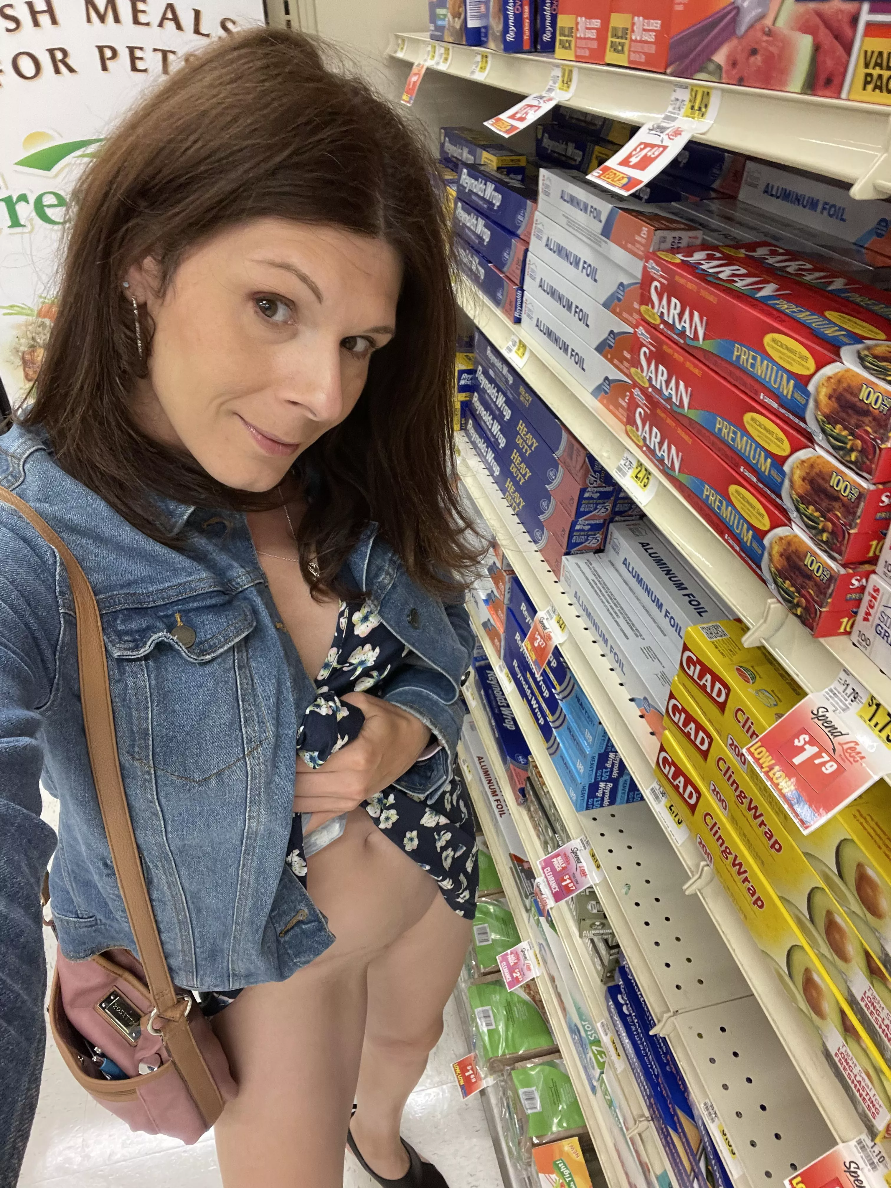 A quick flash at the grocery store makes every trip so much more enjoyable (39F)