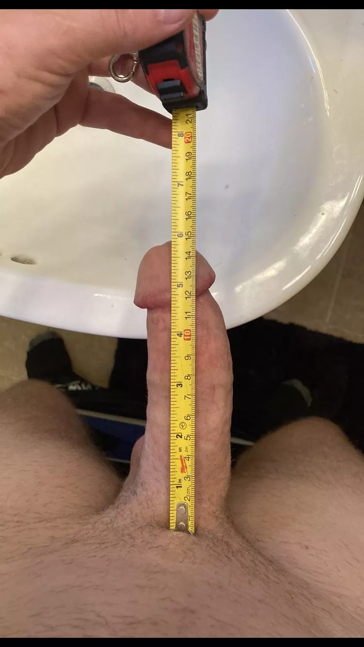 A thick 6 inchesðŸ‘ðŸ»