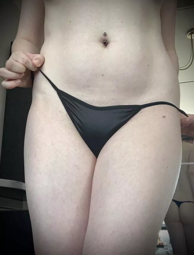 A tiny silky g-string…do you like it? [F] 🍑 😉