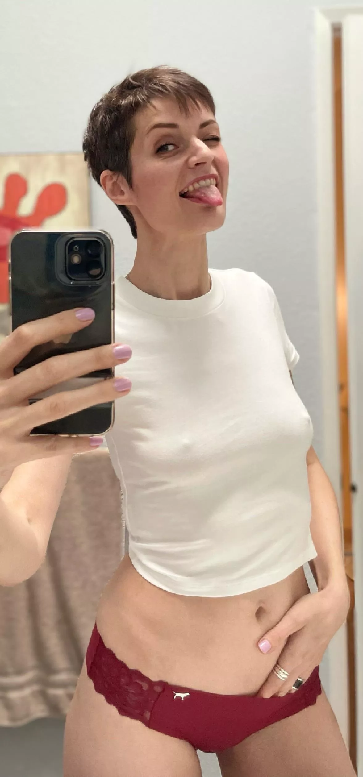 A tired MILF can still look good! No?[F38]